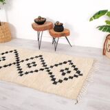 Beni Ouraine handwoven rug, traditional style, size 140 x 250 cm