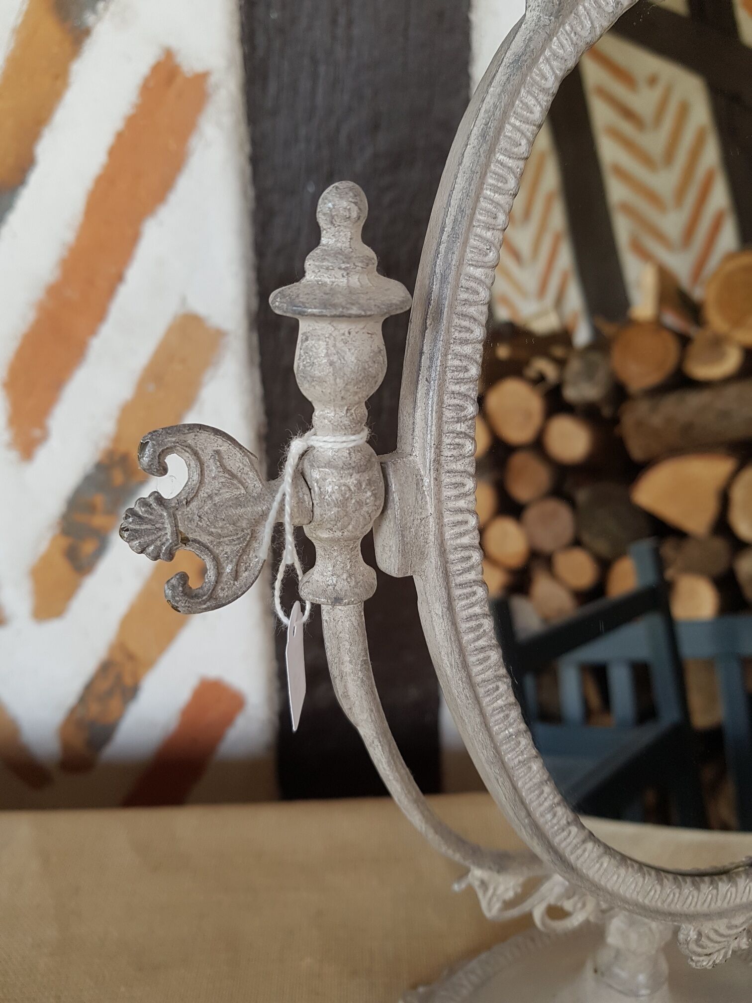 Linen patinated table pscyche mirror