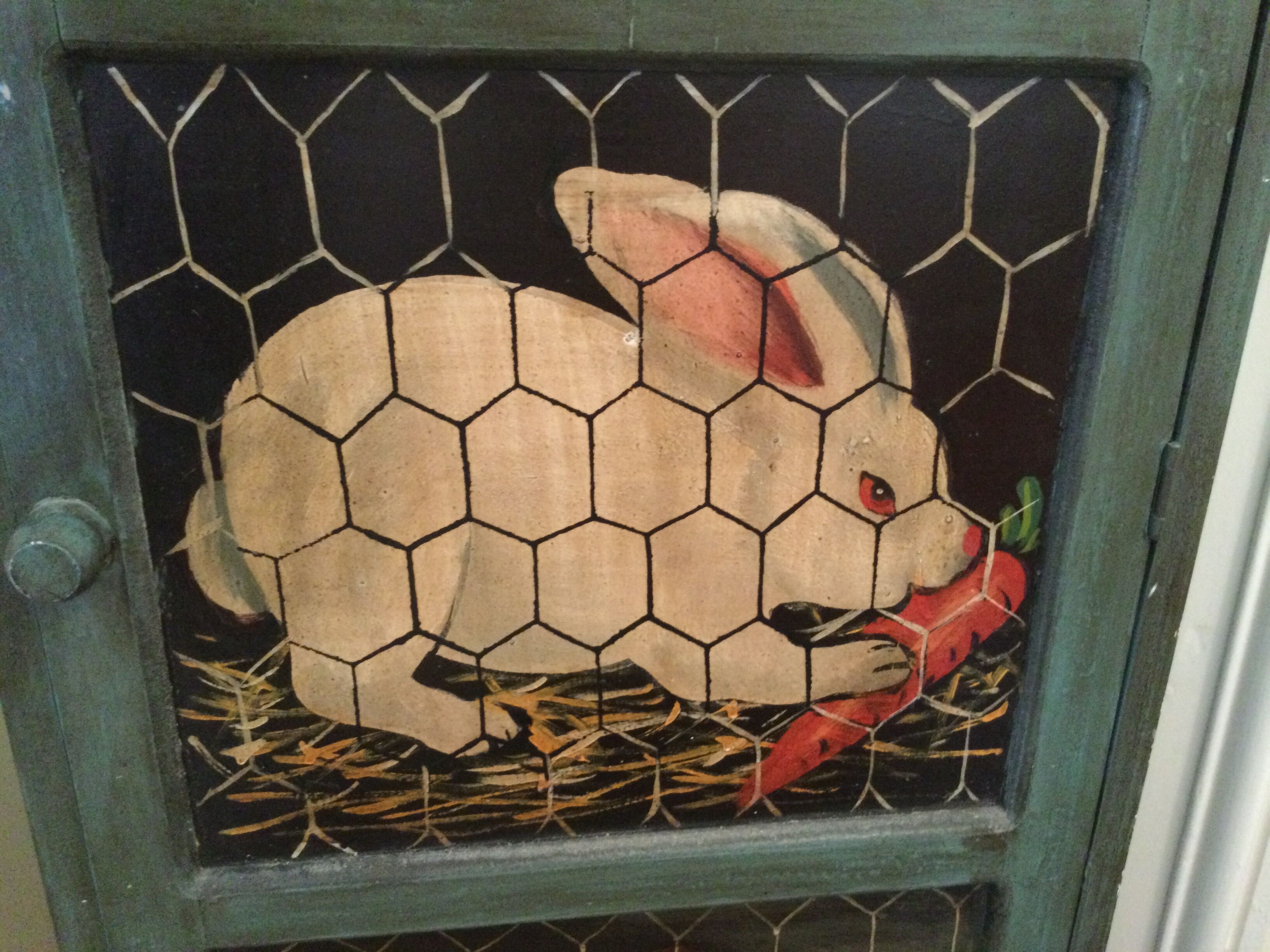 Decorated shelf cabinet 3 rabbits