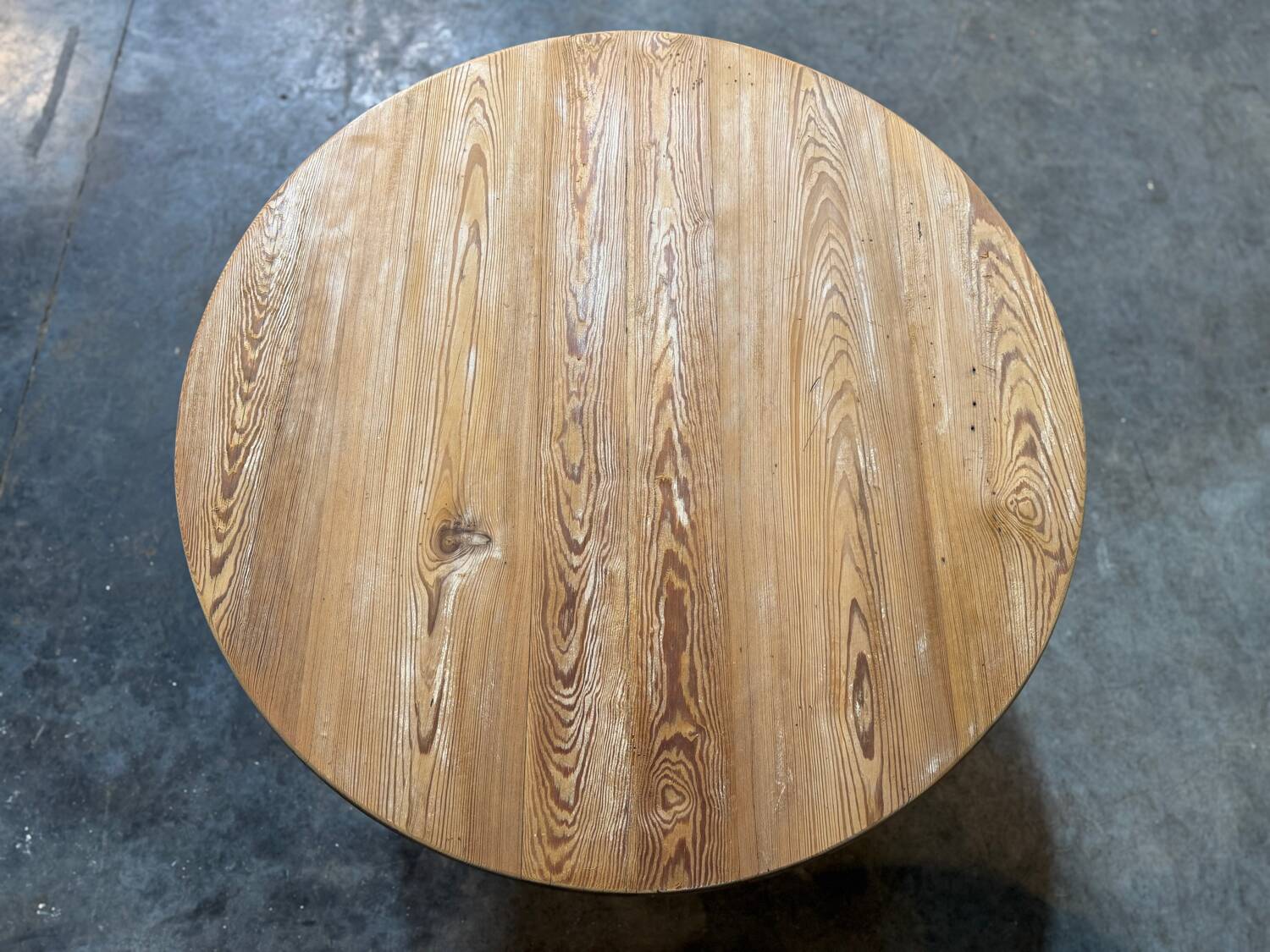 Round table in pitch pine and oak