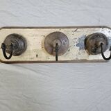 Ecru solid teak coat hook with 3 cast iron hooks