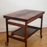Trolley danois extensible par Kurt Østervig pour Jason Møbler en palissandre.