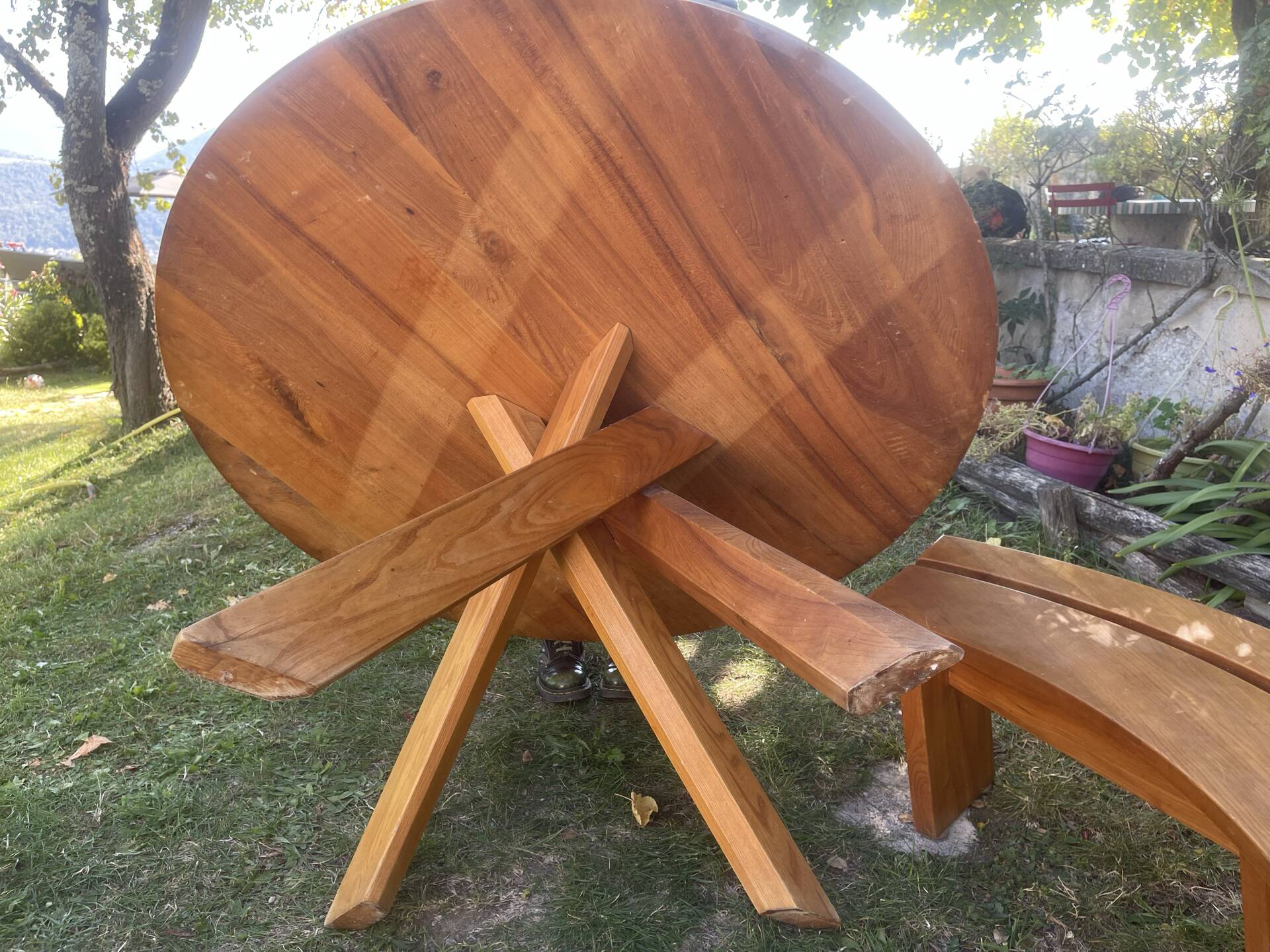 Round table + 2 chairs and 2 rounded benches suitable for the table.