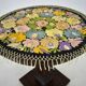 Table basse d'appoint Art Déco des années 1920 et nappe