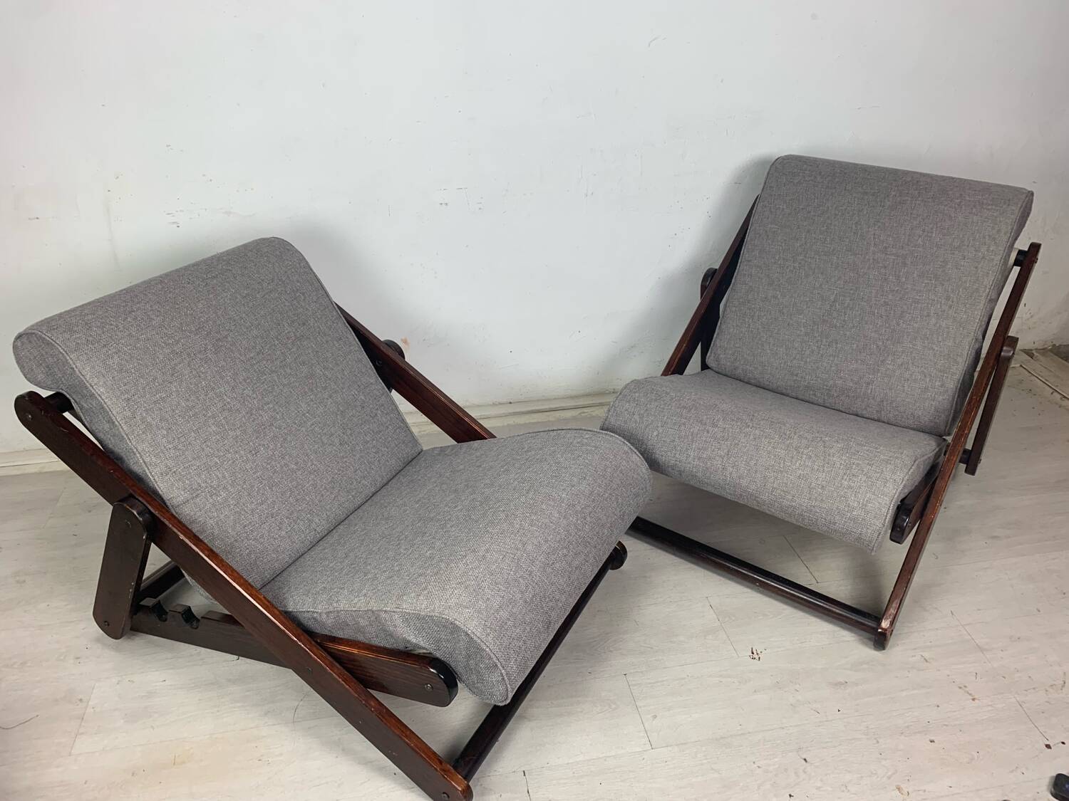 Pair of folding armchairs