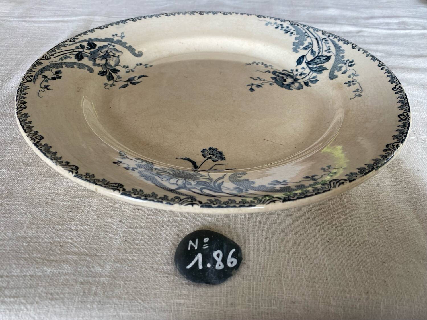 Round iron earth dish