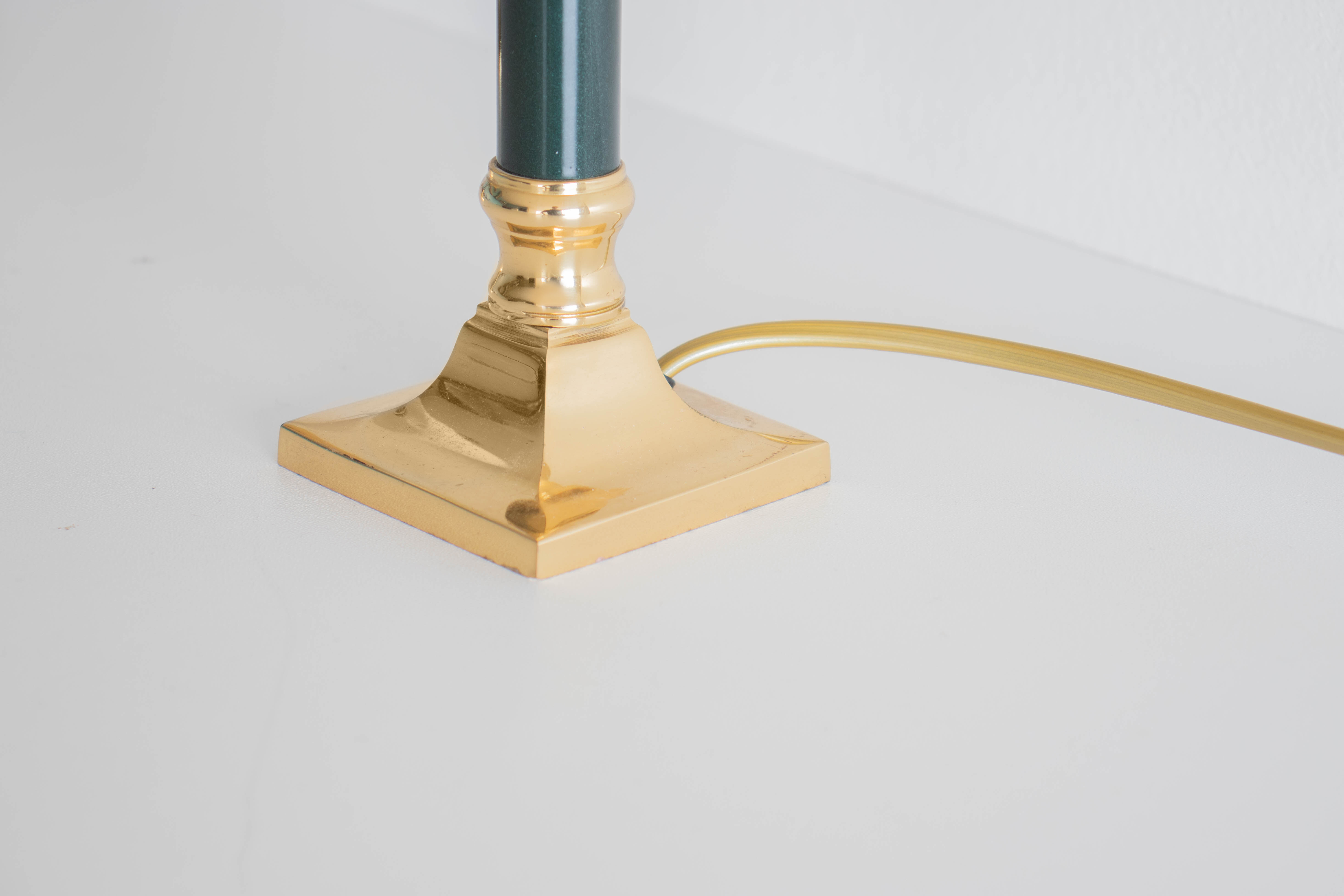 A set of two column lamps in hollywood regency style