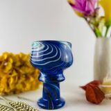 Coupe sur pied en verre multicouche à décor de forme libre Patrick Lepage
