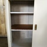 Buffet sliding doors