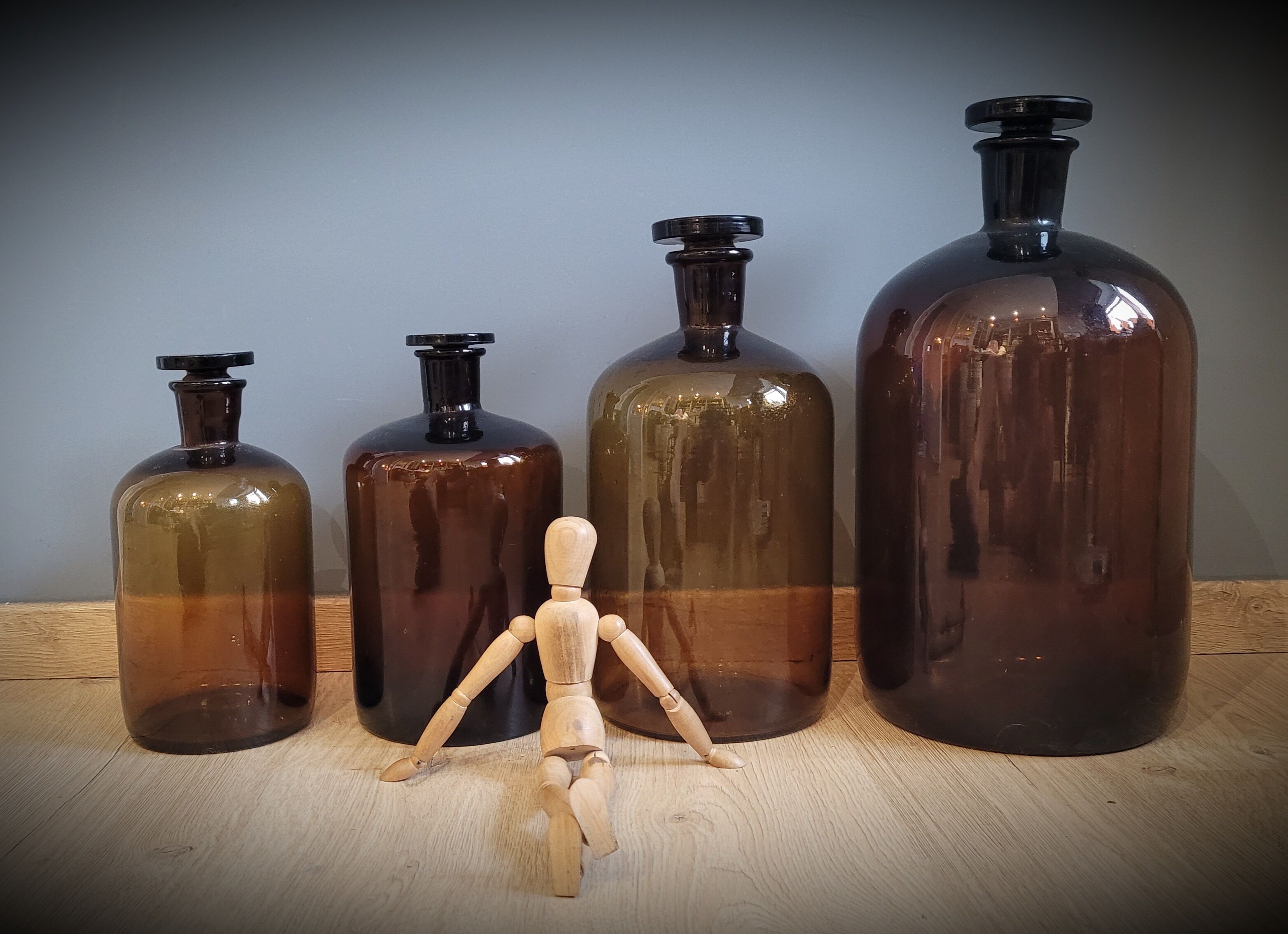Apothecary bottle