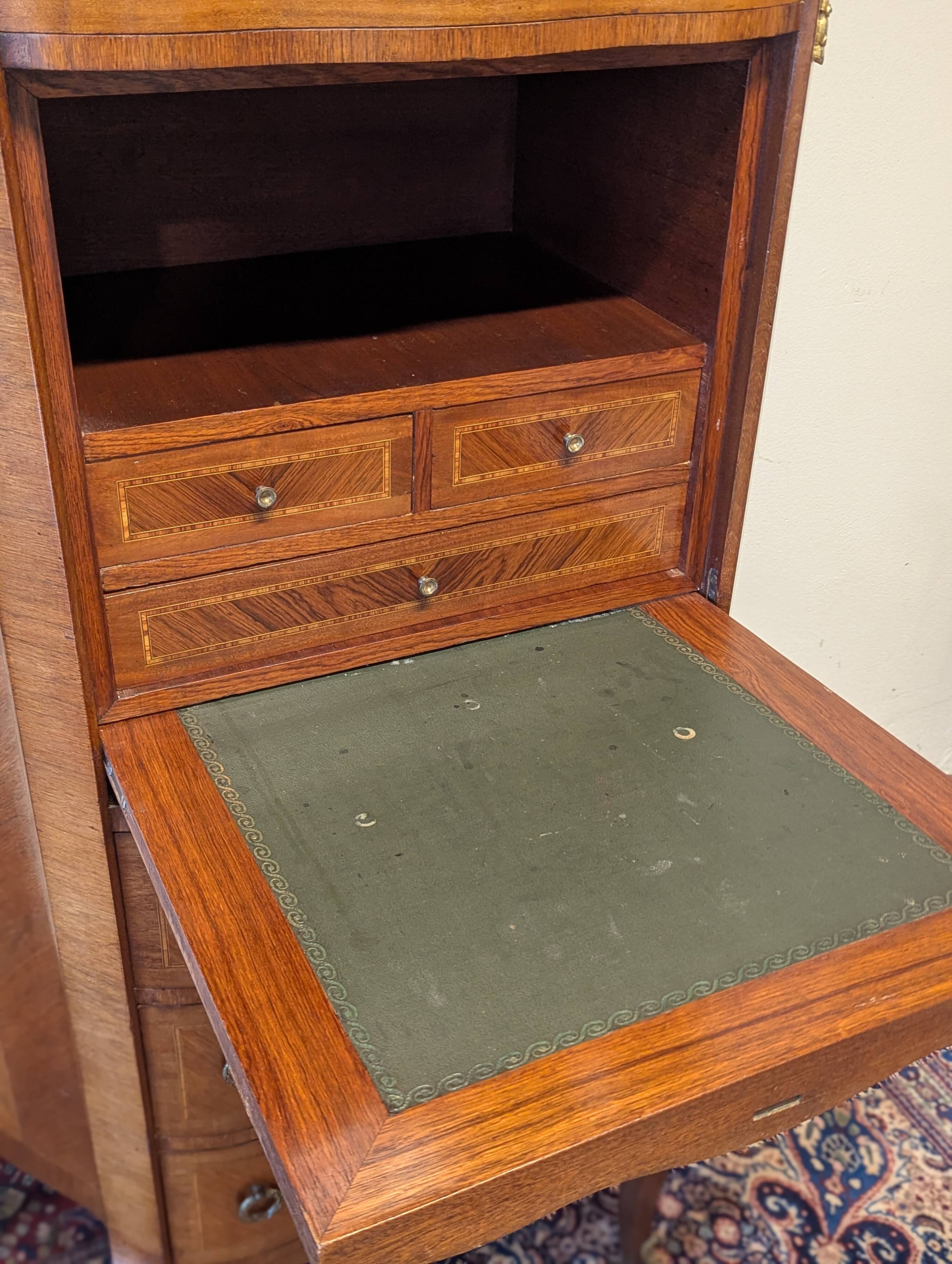 Secretaire style Louis XV en marqueterie