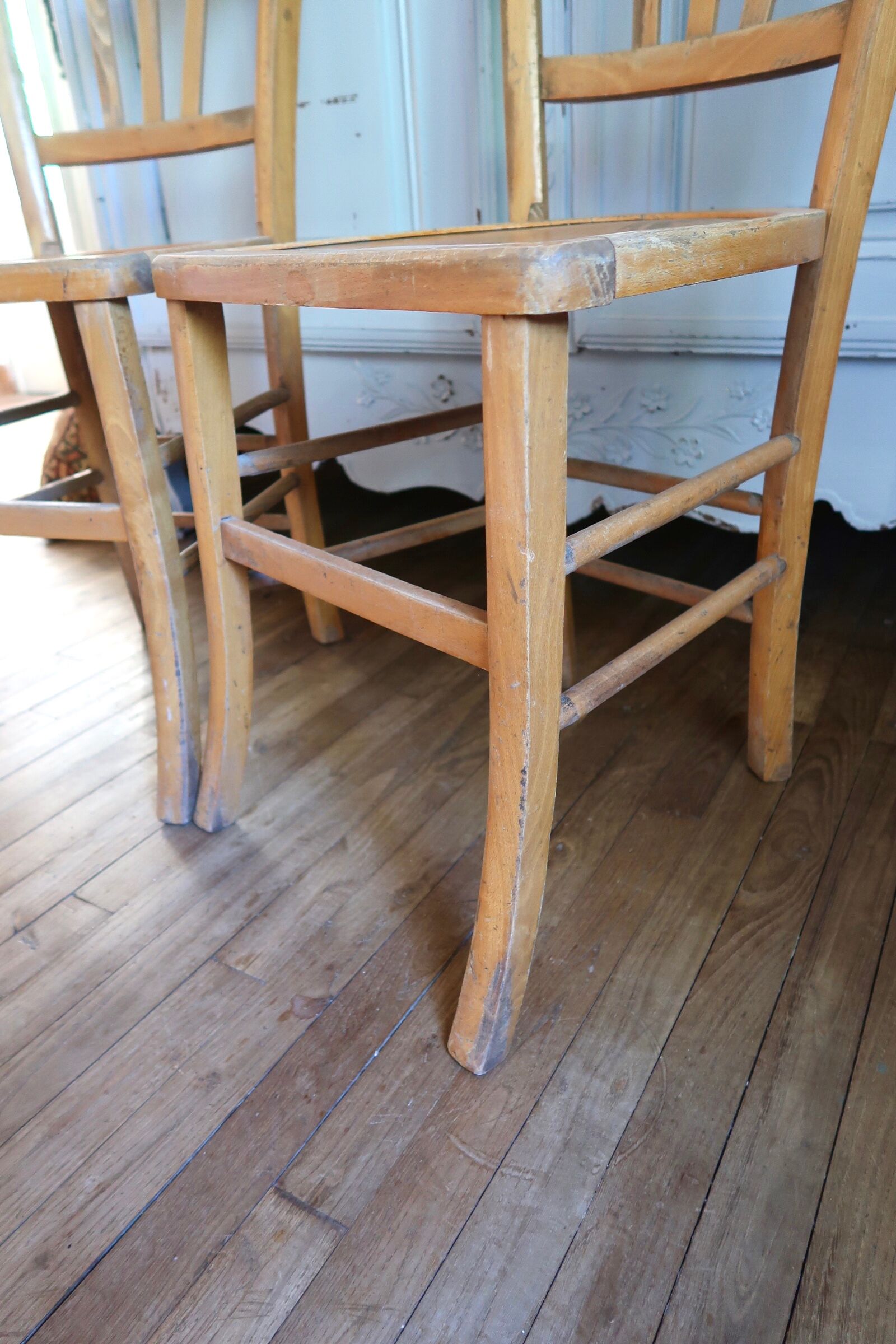 Lot de 2 chaises bistrot en bois