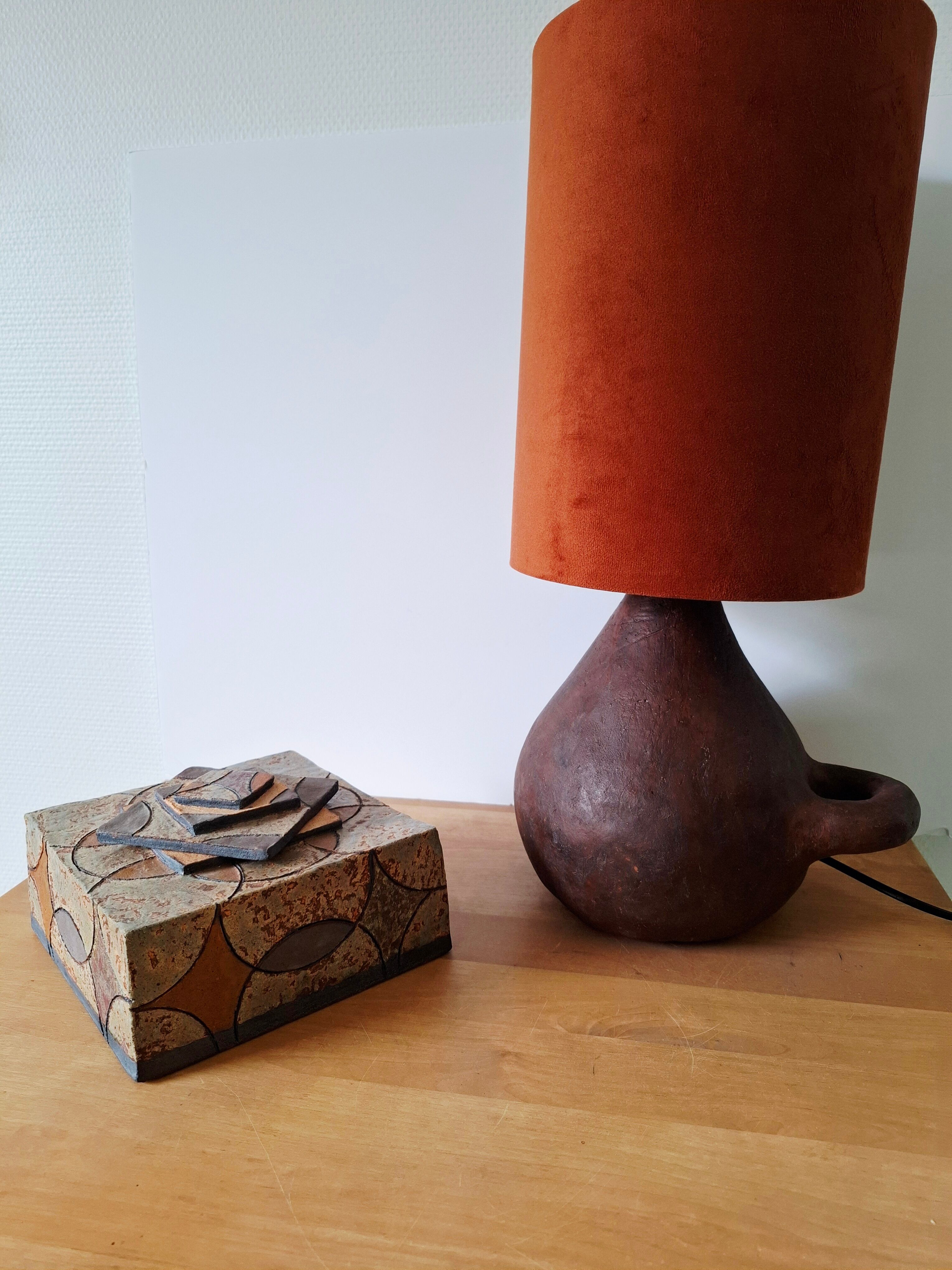 Lampe en terre cuite ancienne