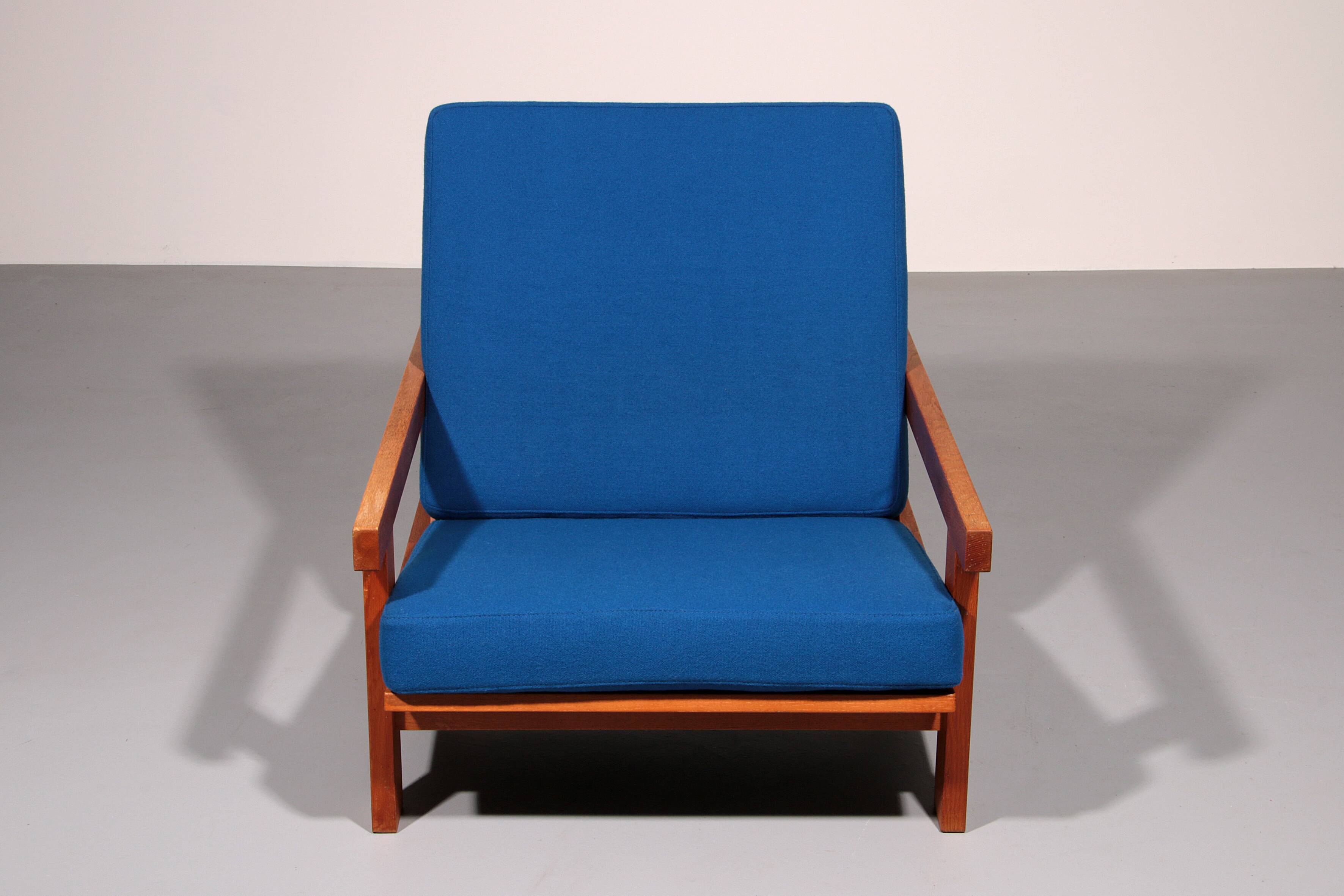 Hans J Wegner GE421 Getama Oak Relax Armchair with Adjustable Backrest