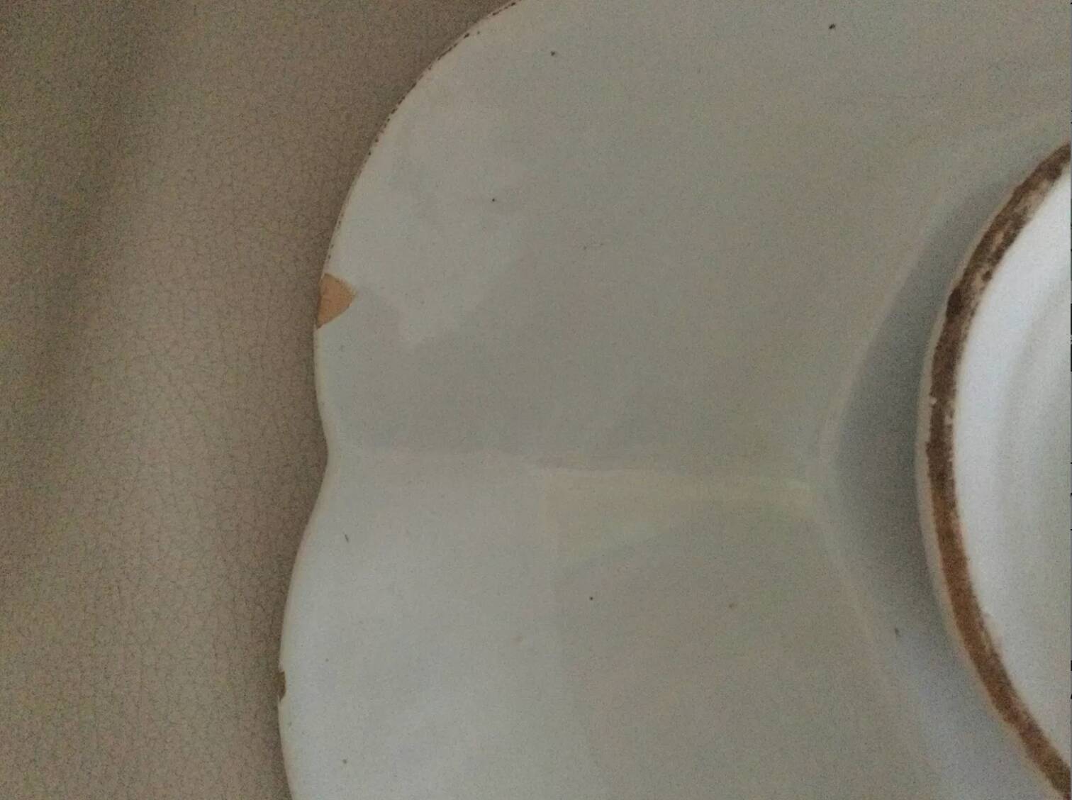 Delftware polylobed dish