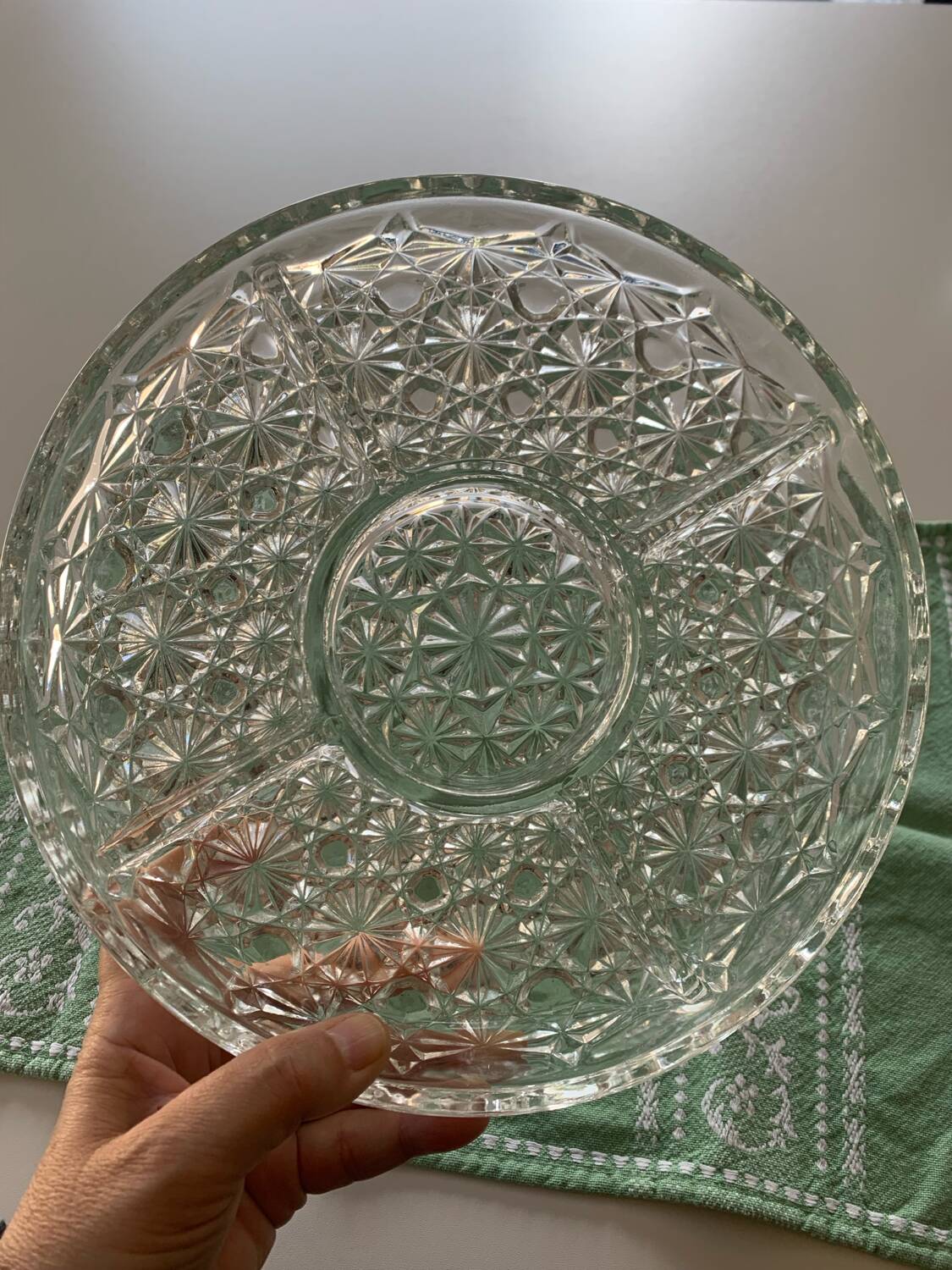 Compartmented dish in chiseled glass