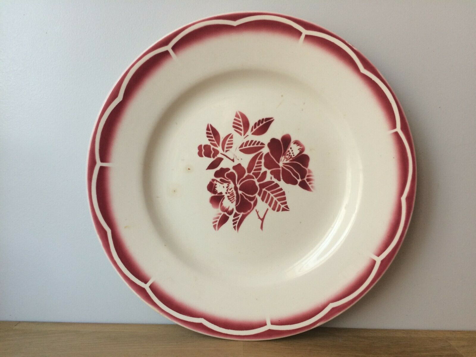 Round dish Digoin Sarreguemines décor Marsac