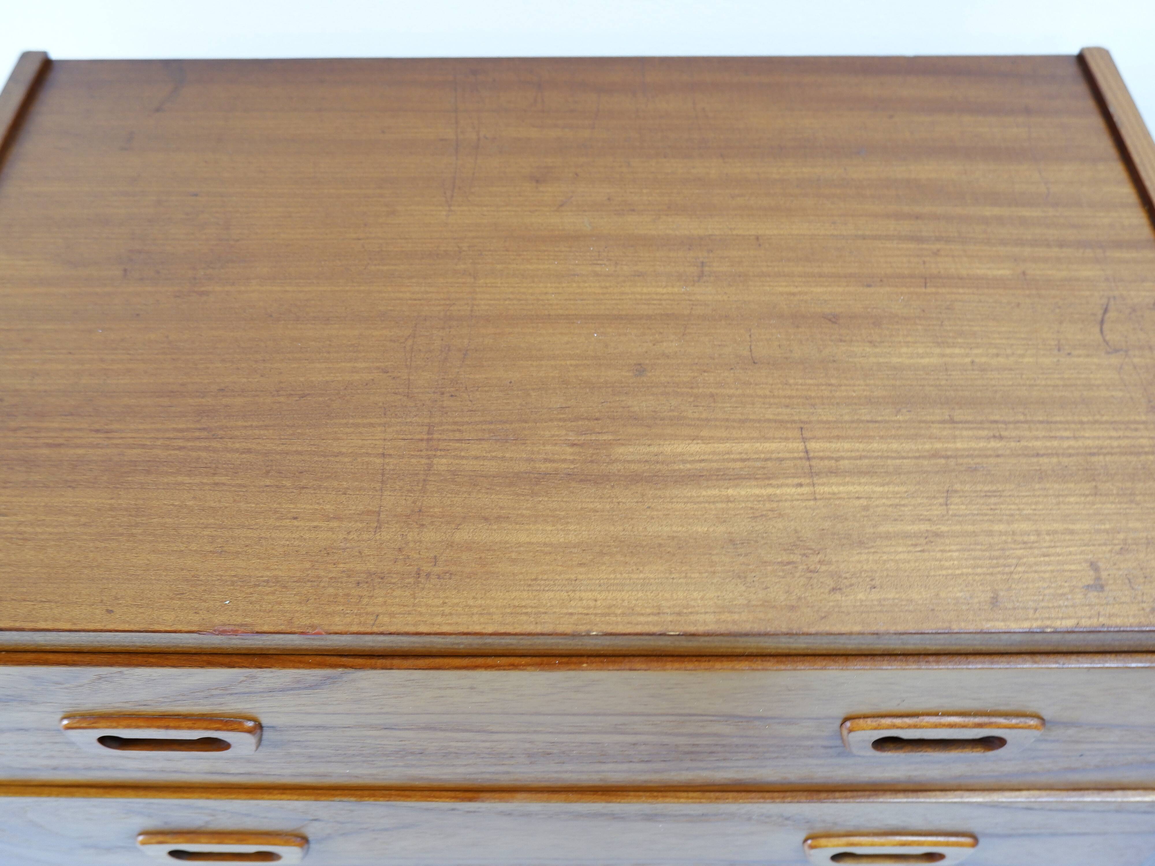 Commode suédoise vintage années 1960