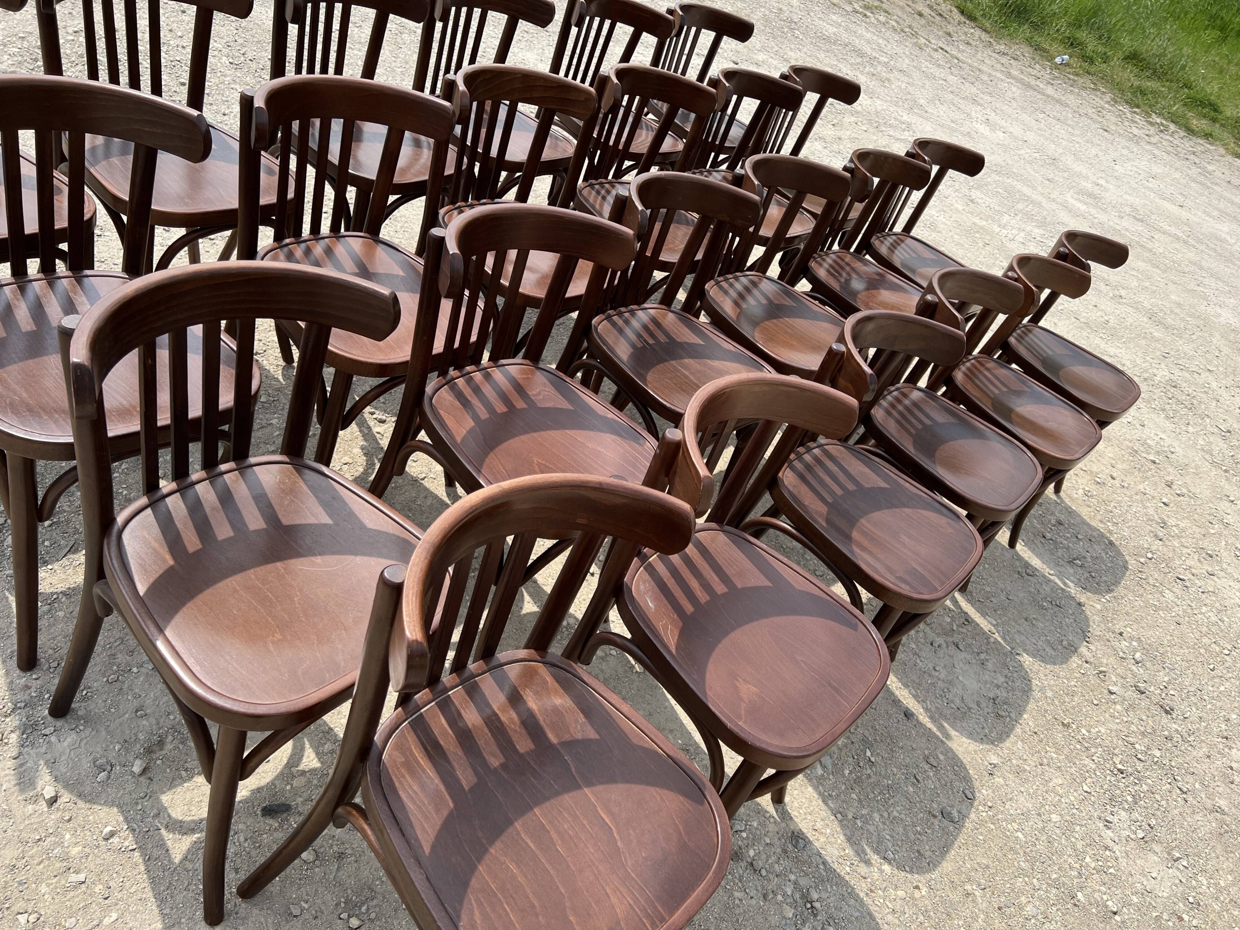 Set of 17 bistro chairs with bars