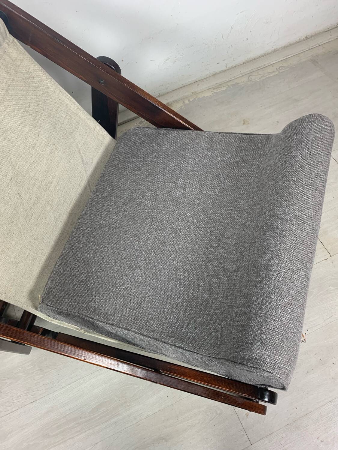 Pair of folding armchairs