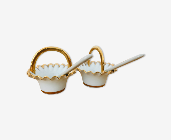 Salière et poivrière en forme de panier avec cuillères en porcelaine de Limoges blanc et doré vintage