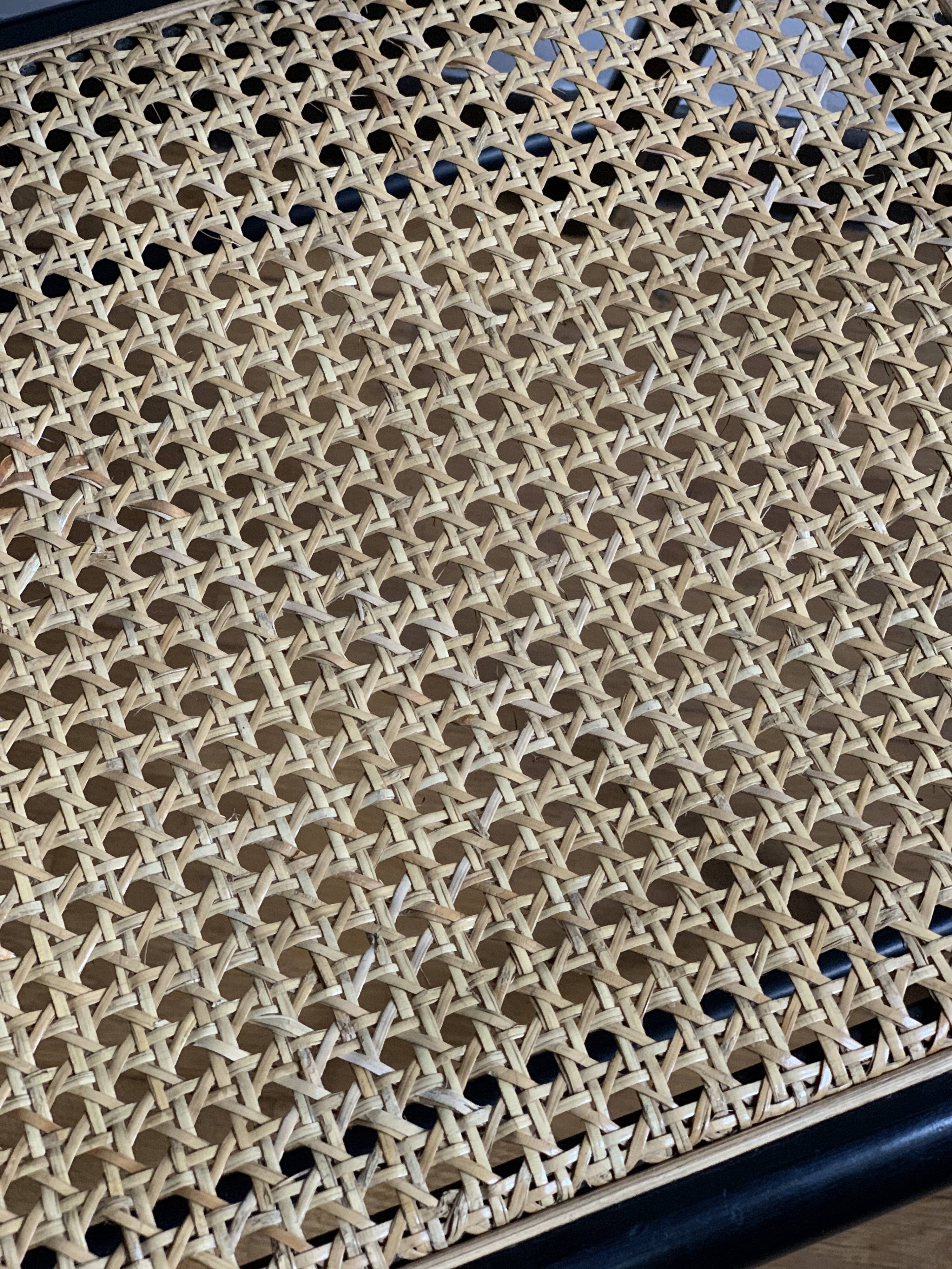 Folding canned chair