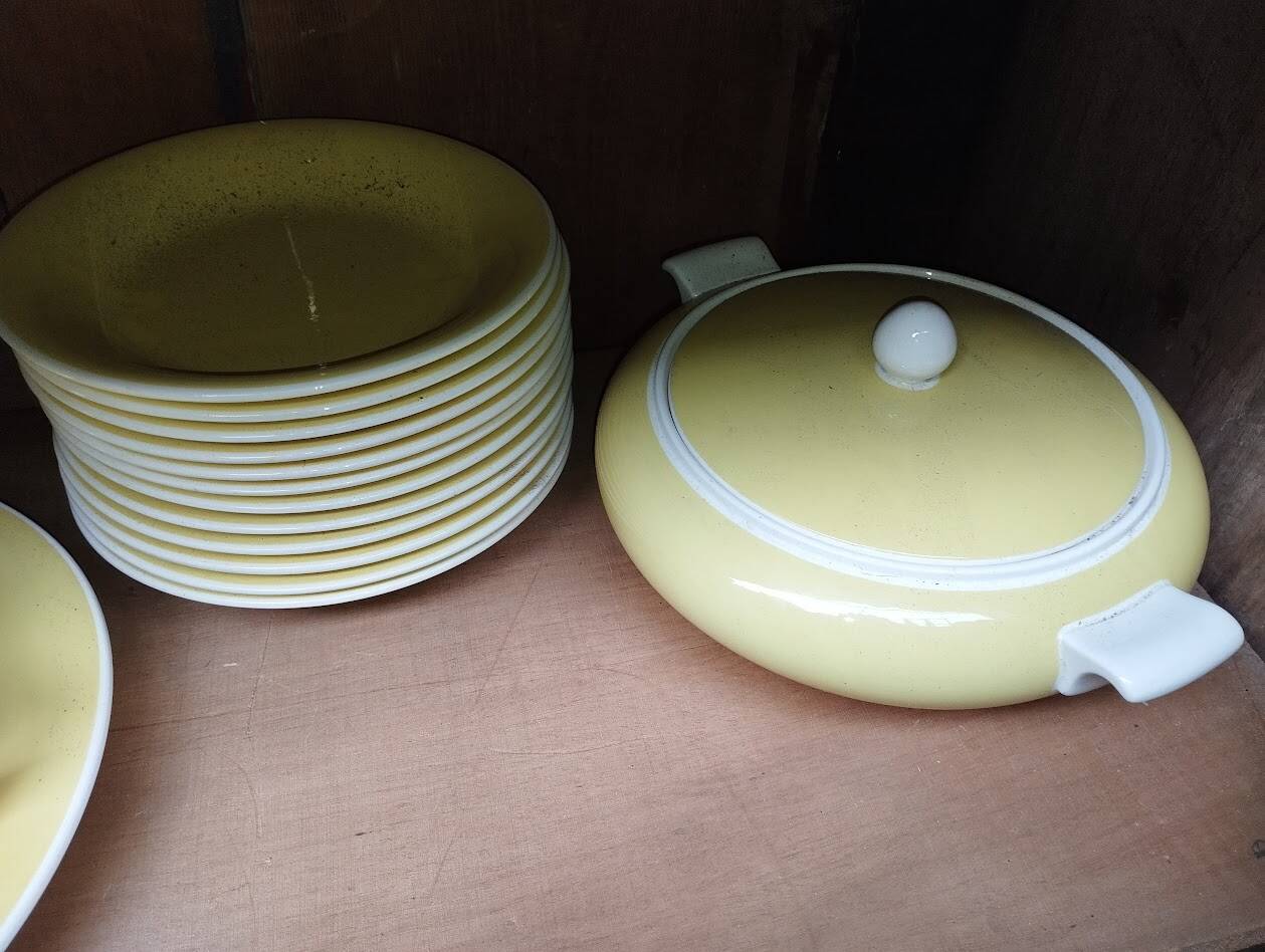 Villeroy & Boch dinnerware set