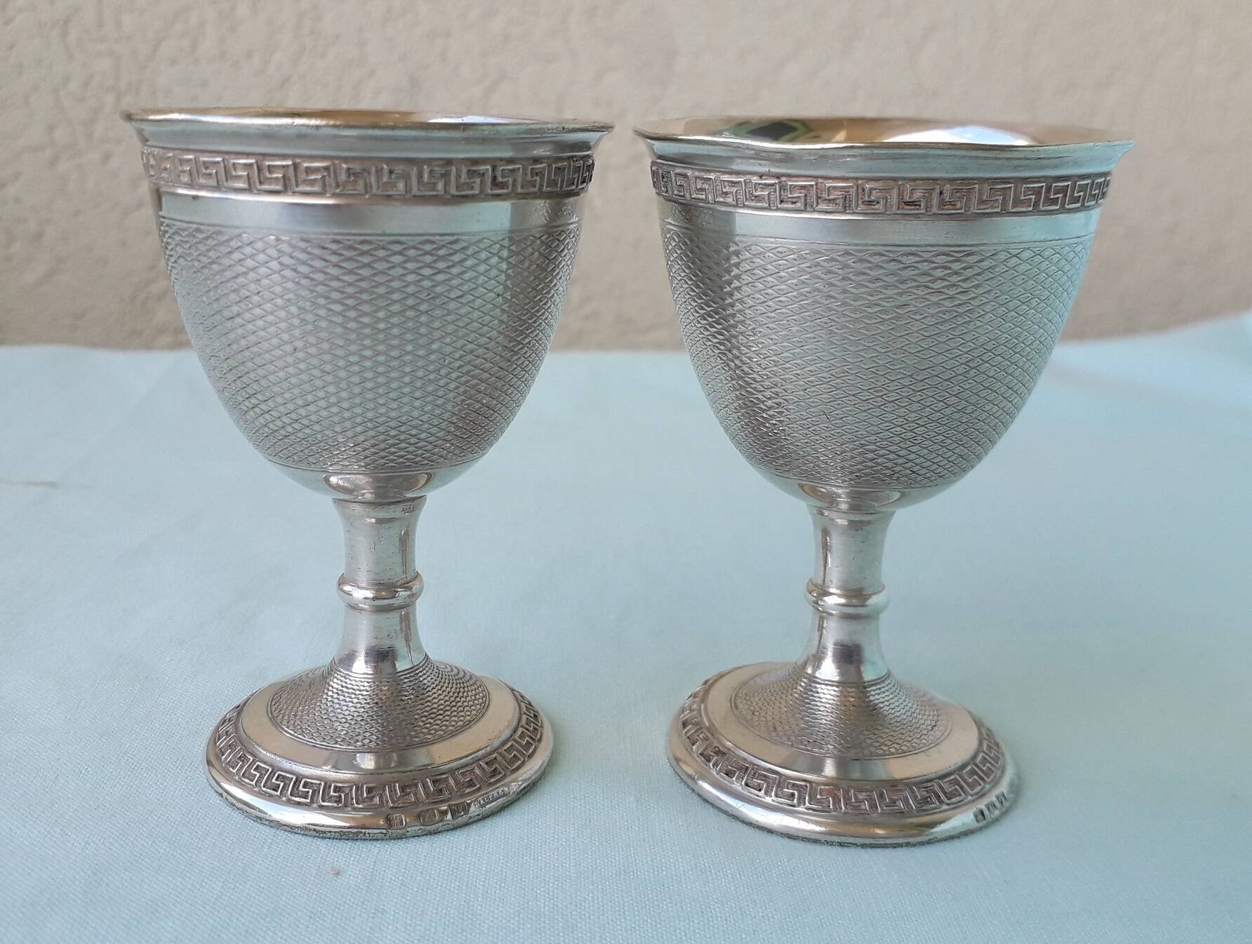 2 silver-plated egg cups