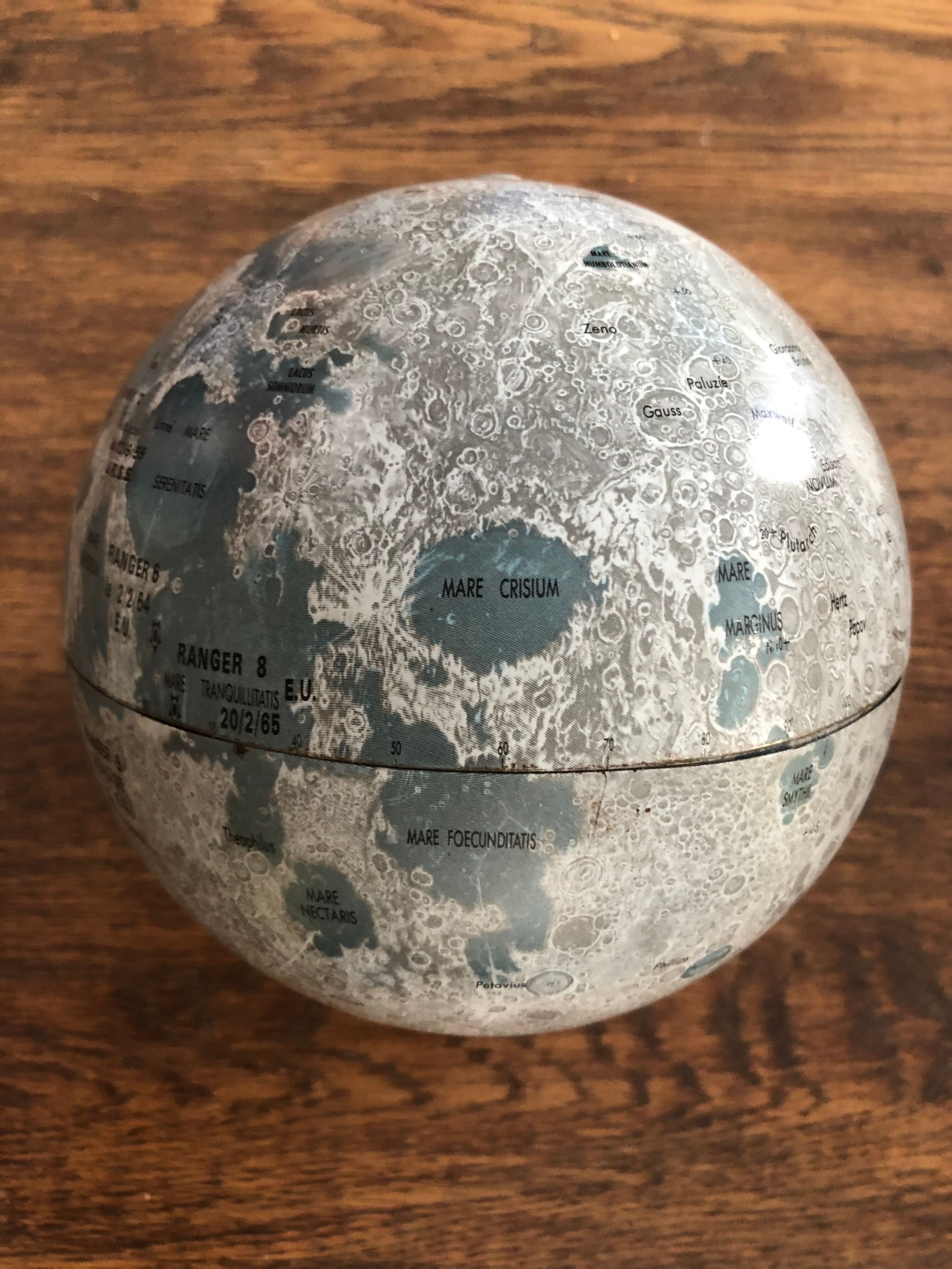 Rare globe Moon vintage