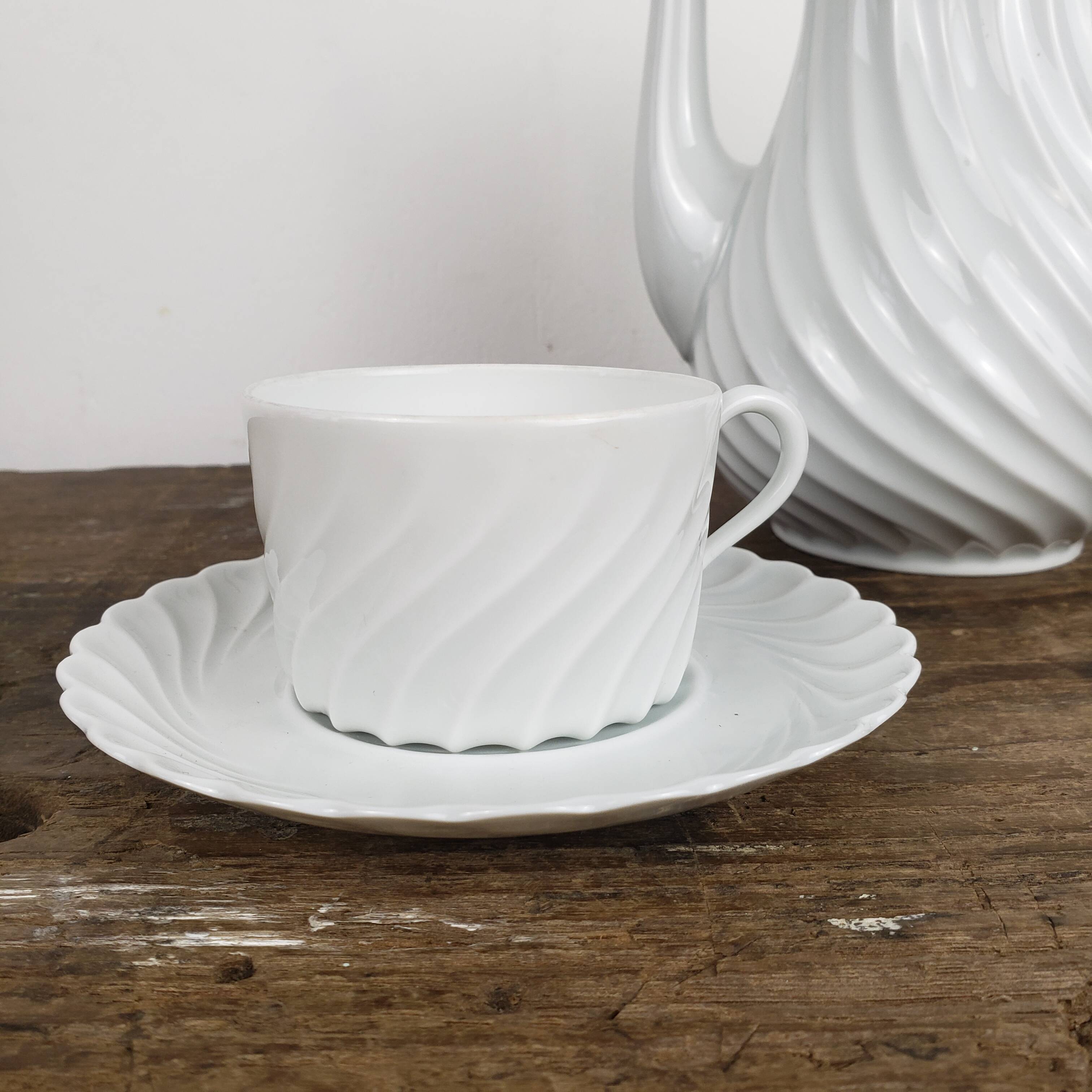 Limoges porcelain tea service, Haviland house, Cote Torse model