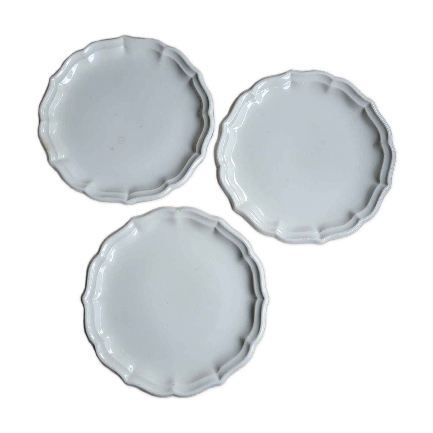3 scalloped dessert plates