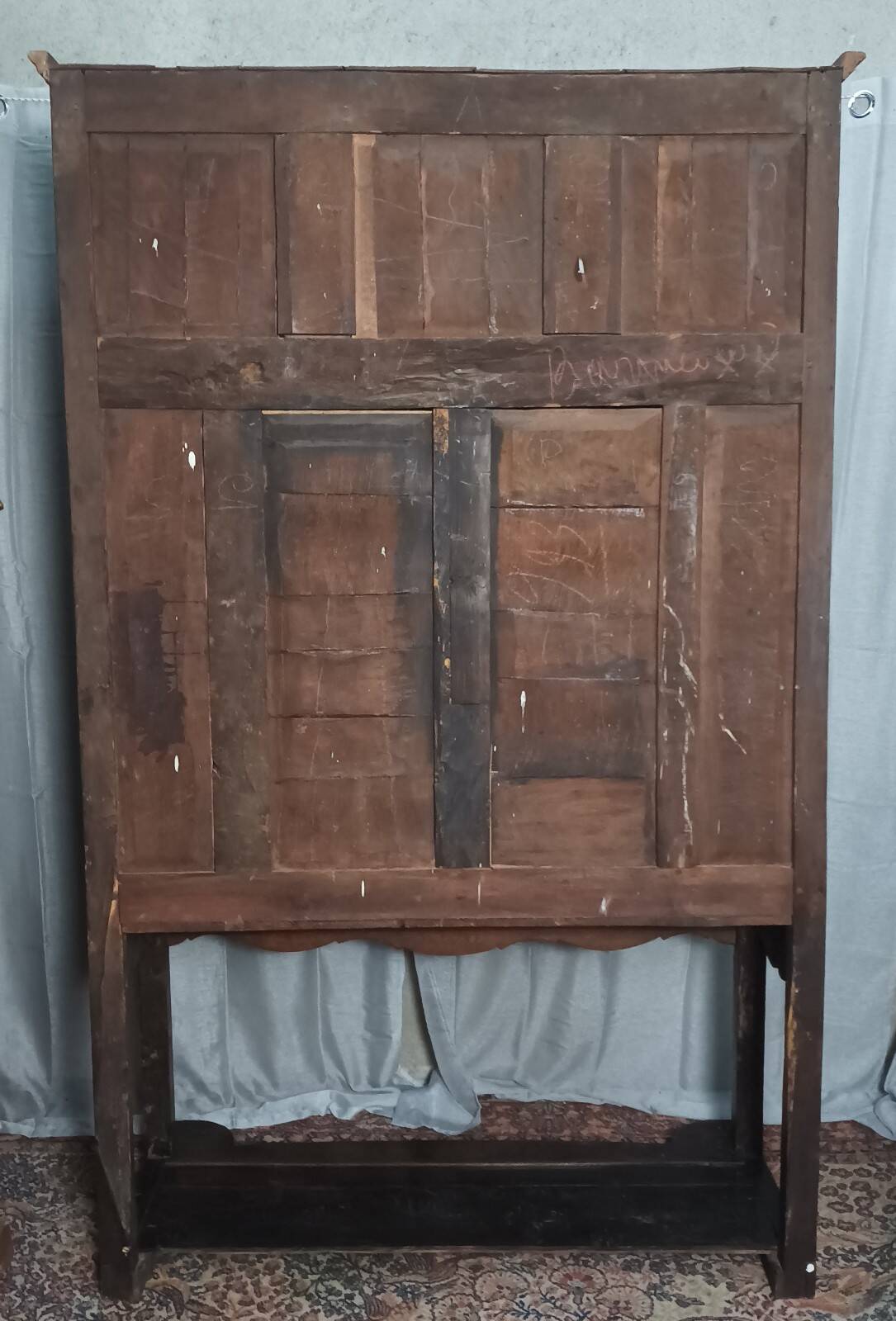 Provençal dresser in ash