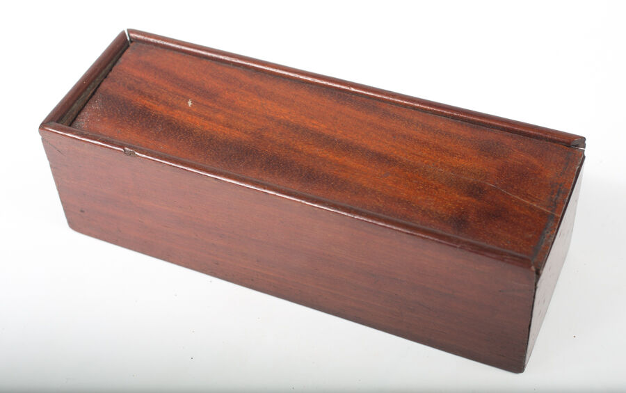 Bone and ebony dominoes game