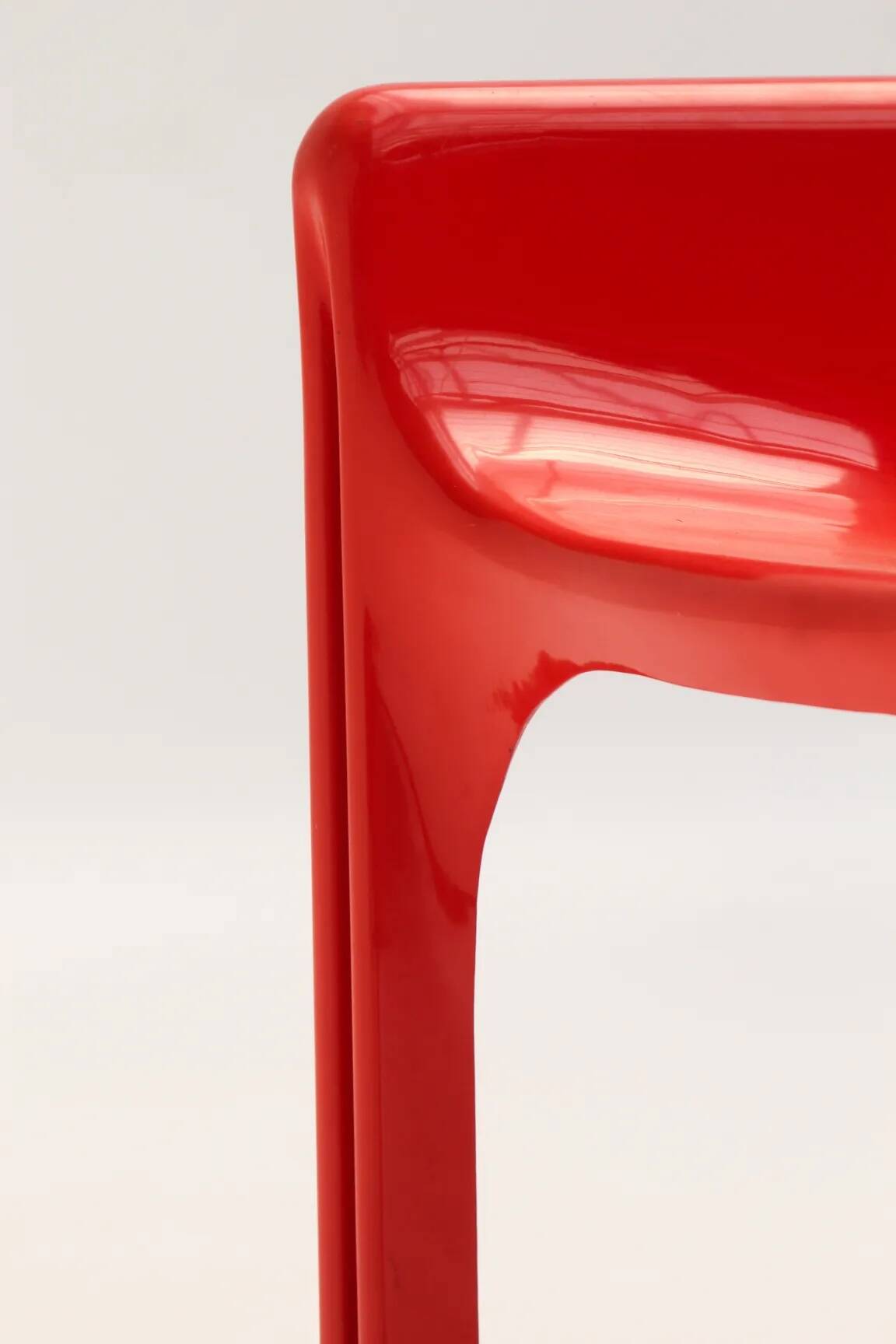 Set of 4 red "Gaudi" armchairs by Vico Magistretti for Artemide