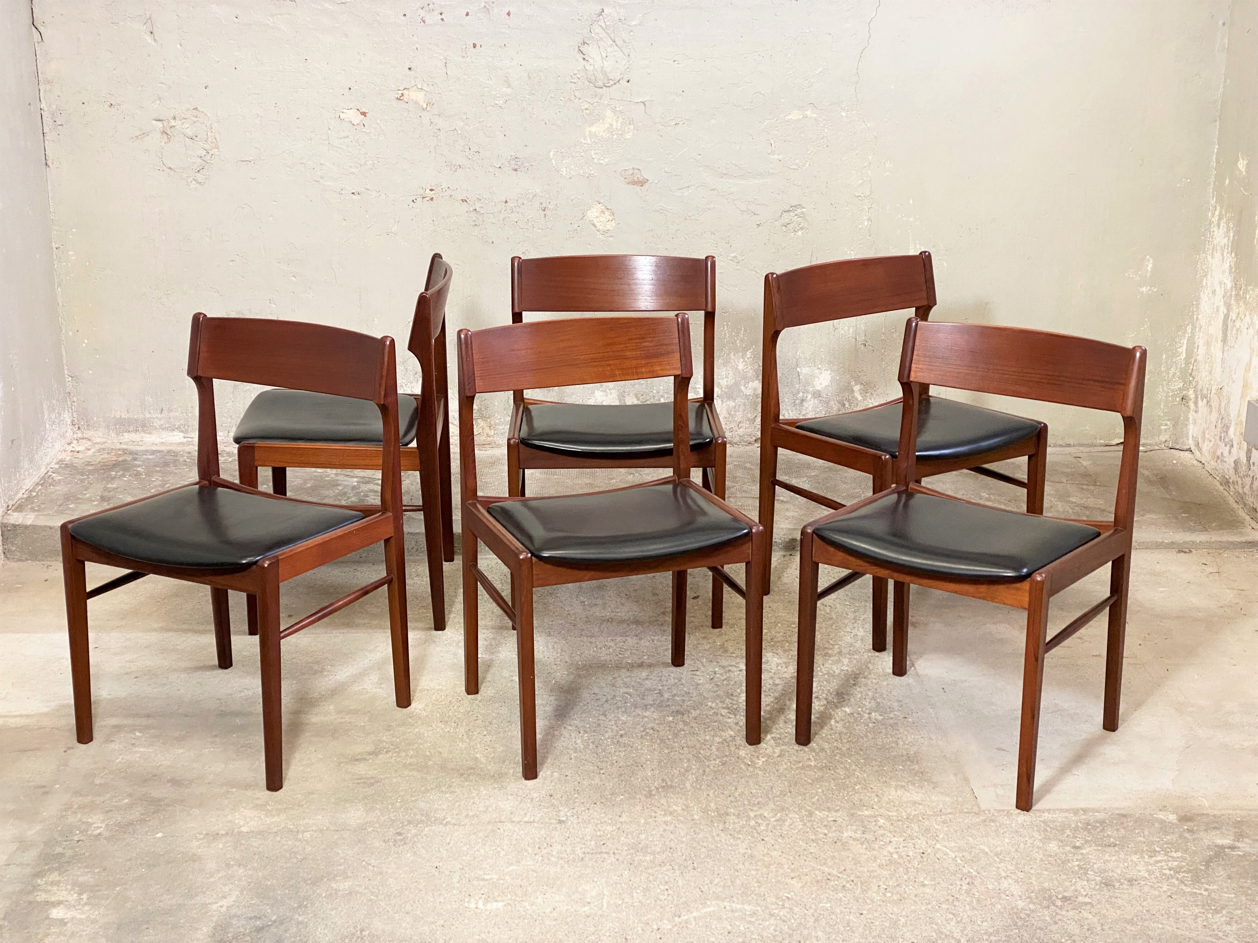 6 Scandinavian Scandinavian Scantic Mobelvaerk chairs