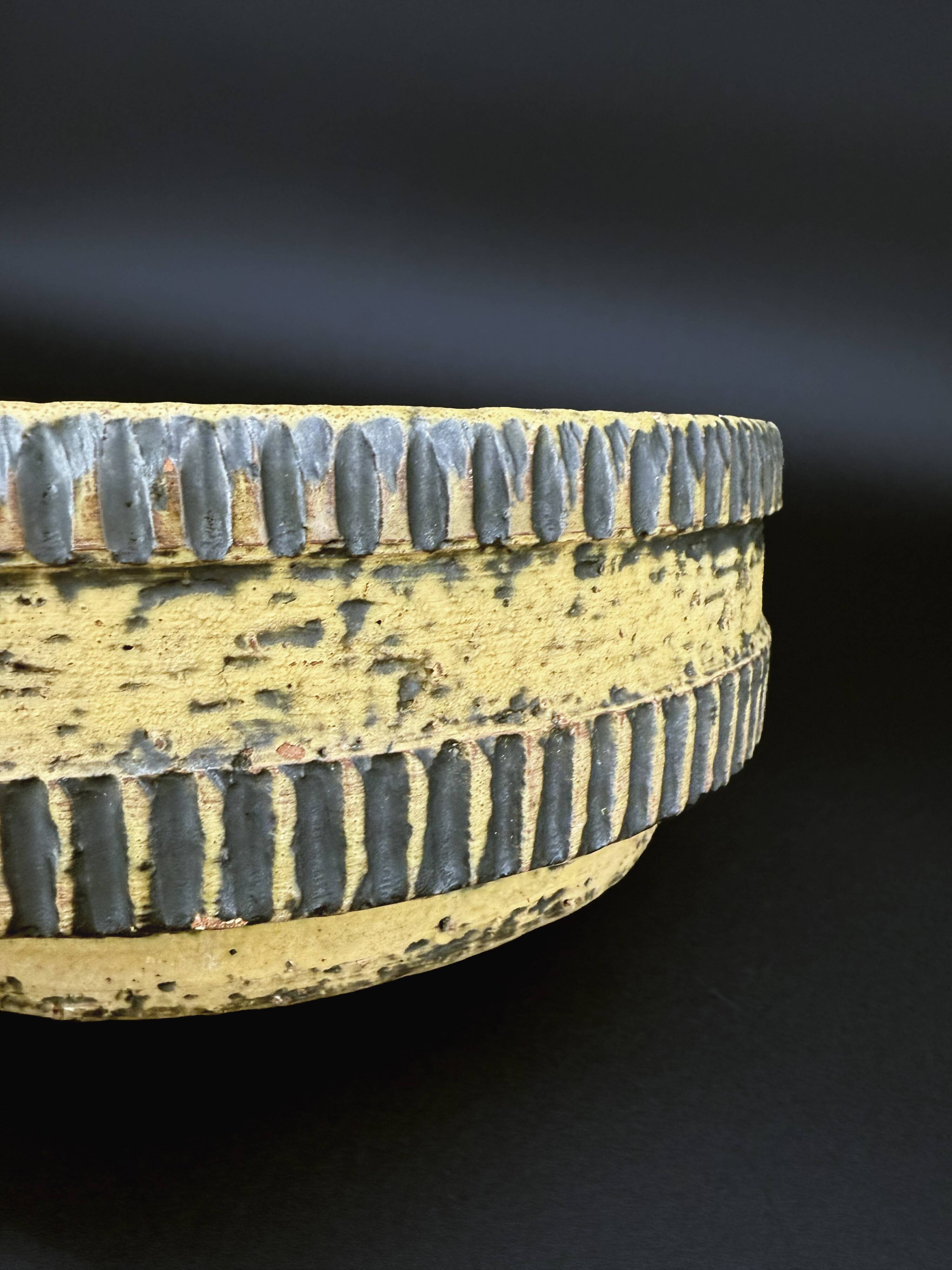 Large stoneware dish with grooved decoration, in the style of Pieter Groeneveldt