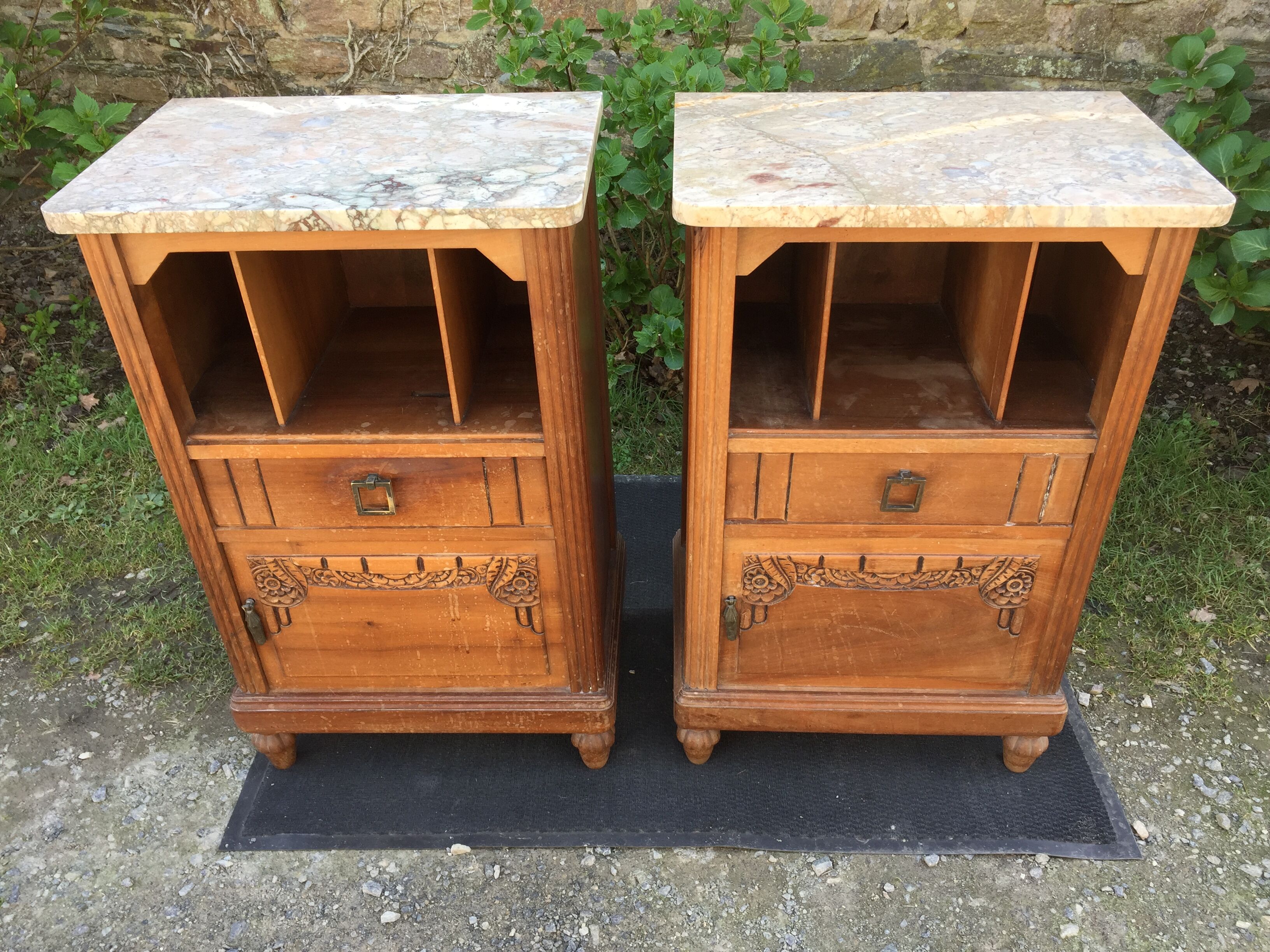 Tables de chevets vintage art deco en noyer