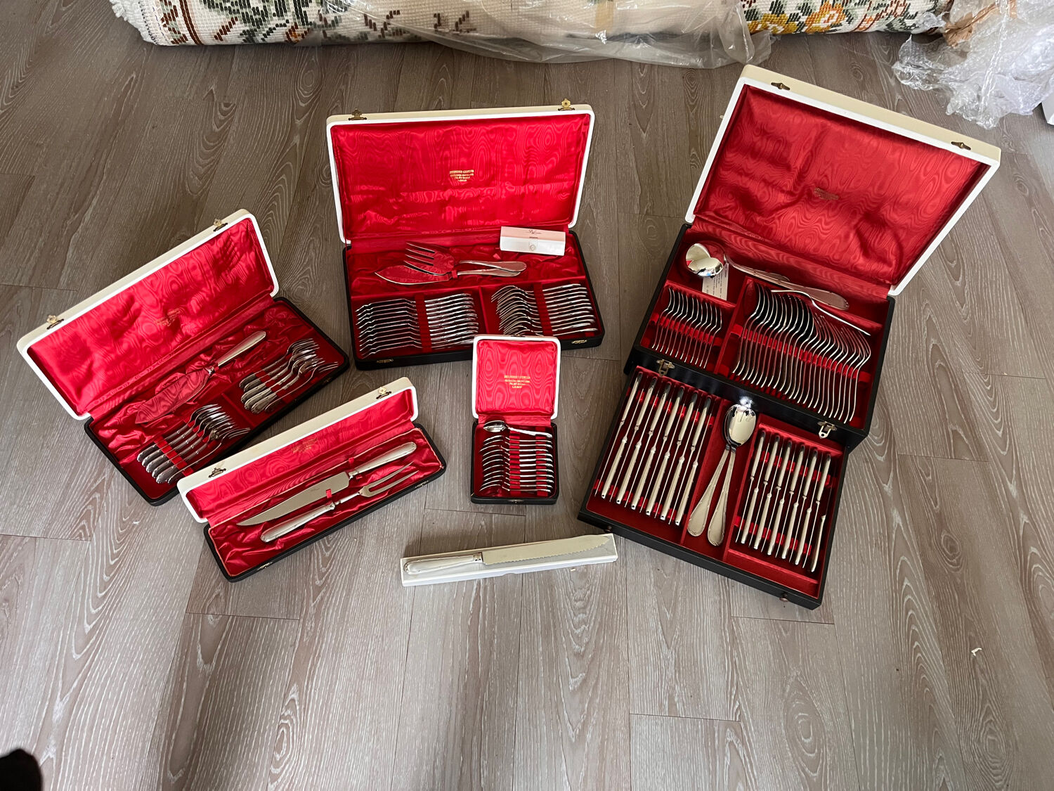 Housewife Besset Laroche Belinox with boxes