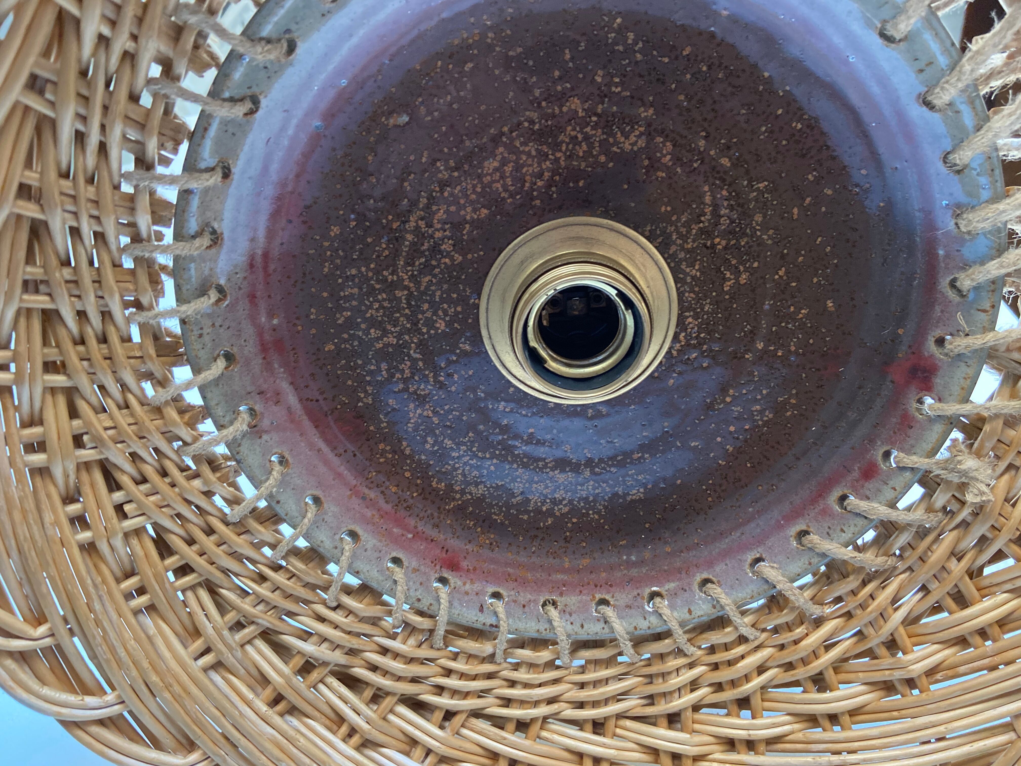 Ceramic and wicker suspension