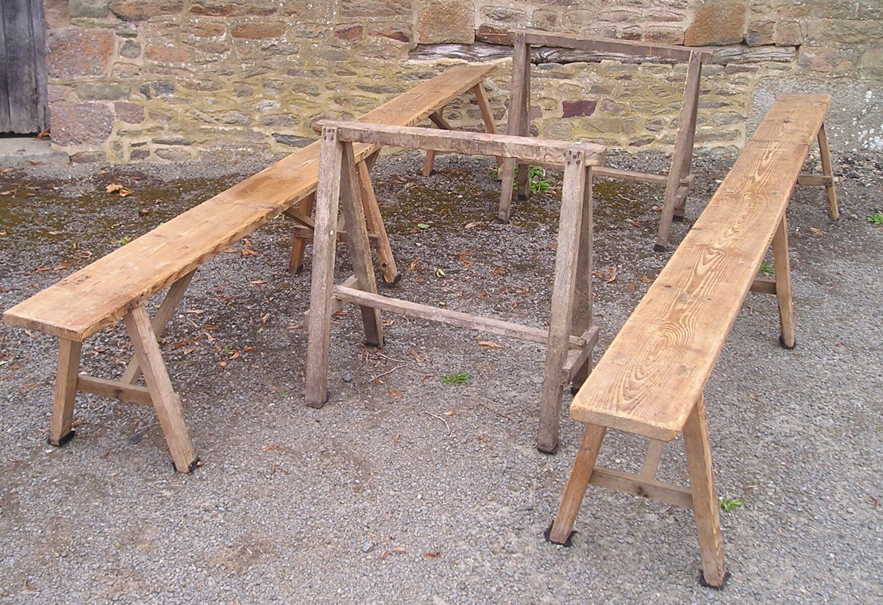 Rustic tray table with 2 trestles and 2 benches