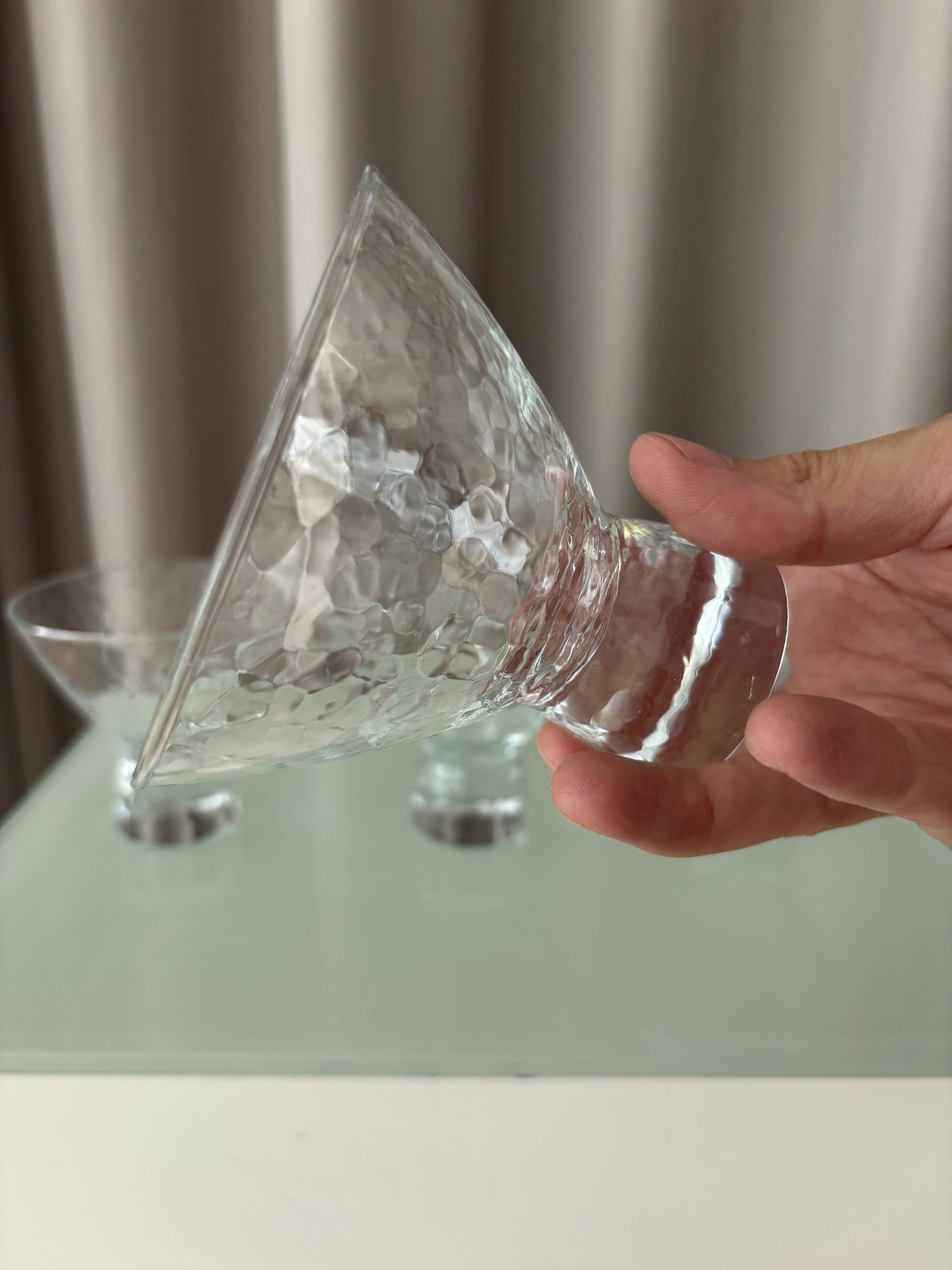 Ensemble de 4 verres à cocktail en verre martelé vintage