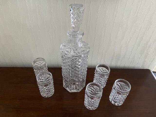 Whisky service / muscat / ... with its decanter and 5 glasses
