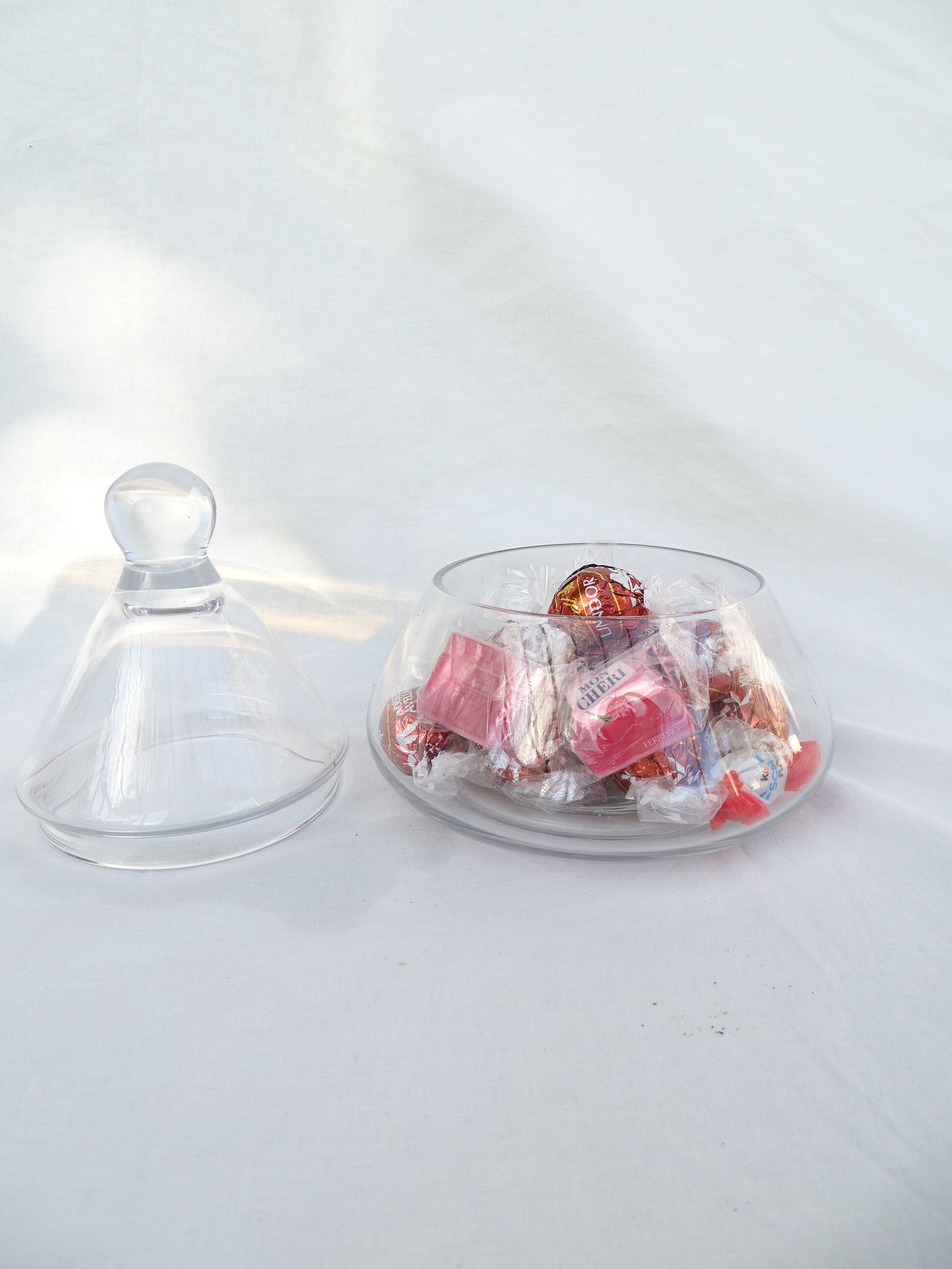 Glass pyramid candy