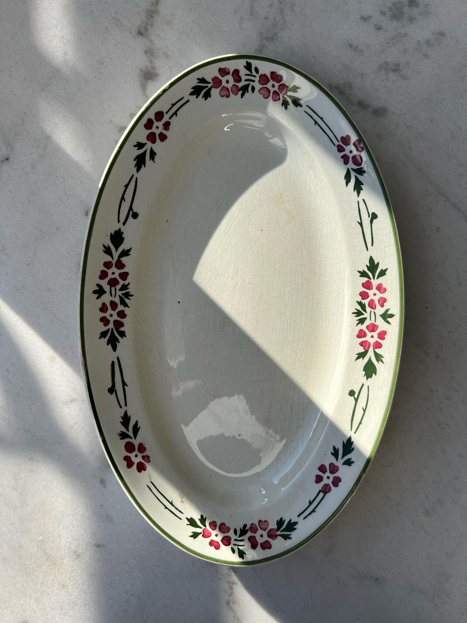 Oval dish with floral decoration