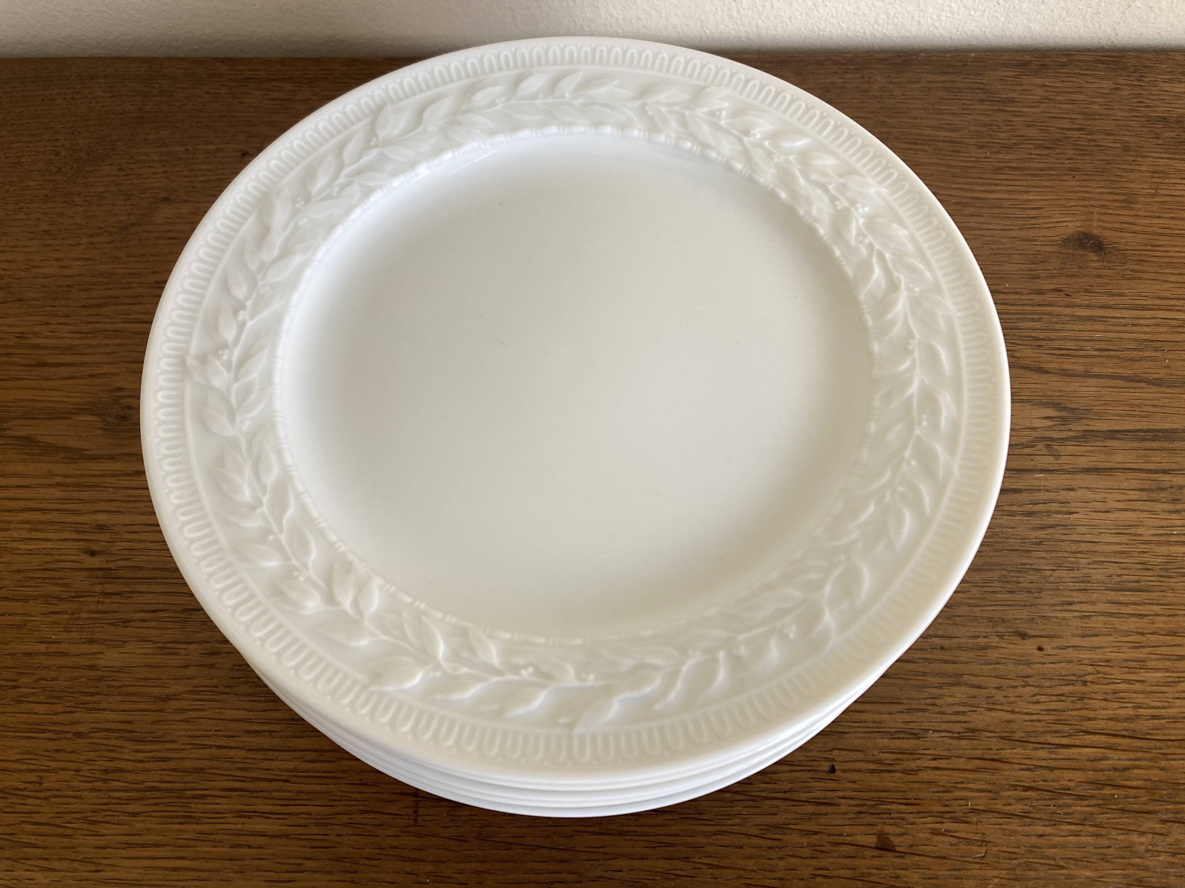 set of 8 Bernardaud Louvre neo-classical plates with laurel wreath design