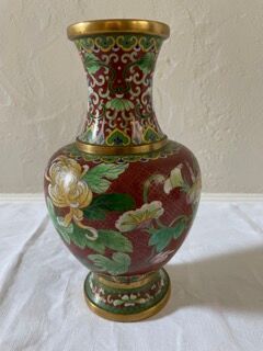 Partitioned vase