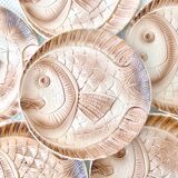 6 large Sarreguemines flat plates in fish barbotine
