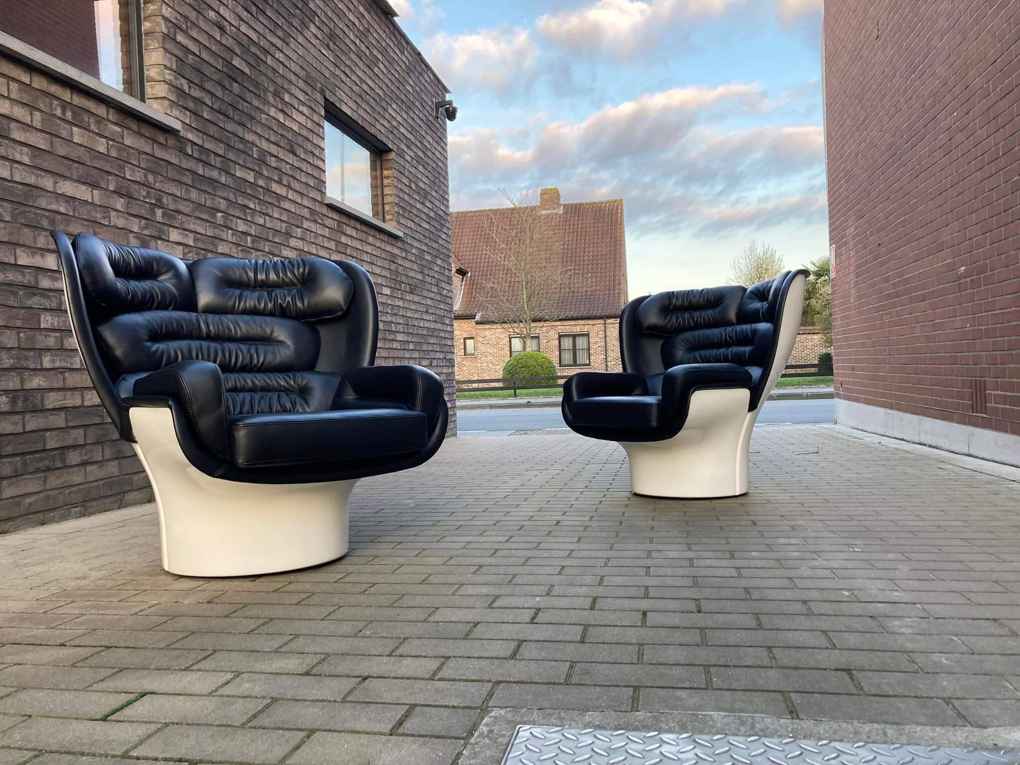 2x Joe Colombo Elda LONGHI Chair Black leather, White fiberglass