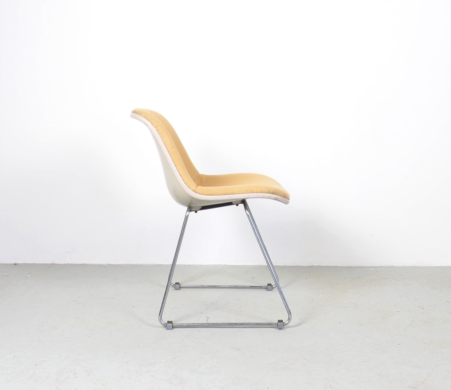 Set of 4 Houtoku for Artifort Spirit dining chairs, Japan 1970