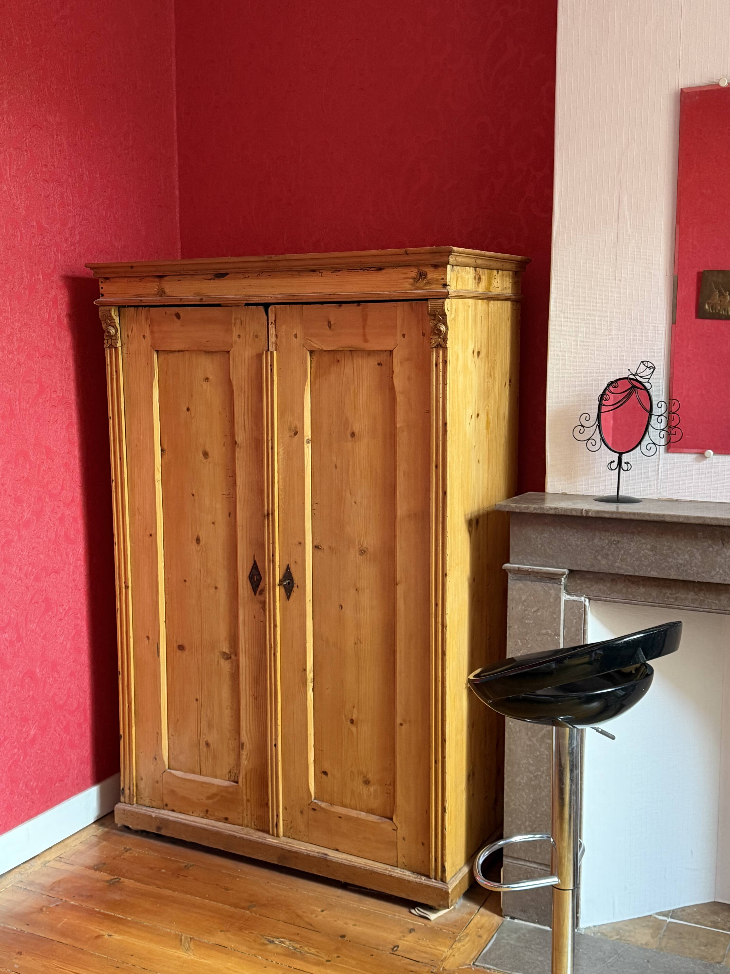 Armoire 2 portes en pin massif, XIXe siècle